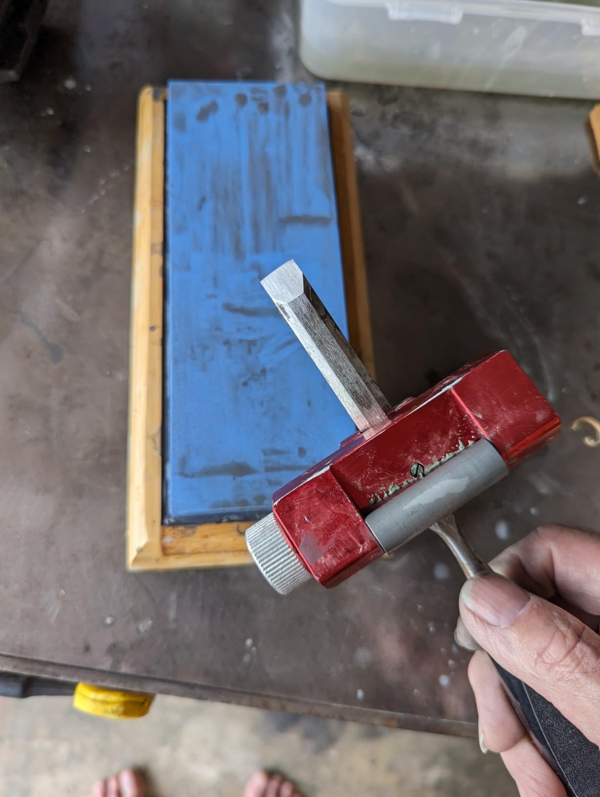 Saker Honing Guide with Whetstone - Red Off-Center Upgraded Honing Tool and Diamond Sharpening Stone Set Kit for Knife, Short Chisels and Planes, Fine/Coarse Plate, 400/1000/Grit - Customer Photo 4