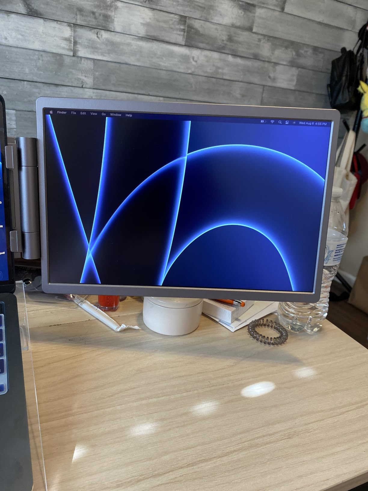 True 4K Portable Monitor - 15.6inch UHD 3840×2160 100% sRGB USB-C HDMI External Second Monitor Portable IPS Screen Computer Display with Speakers for Laptop MacBook Switch PS5/4 Xbox - Customer Photo 4