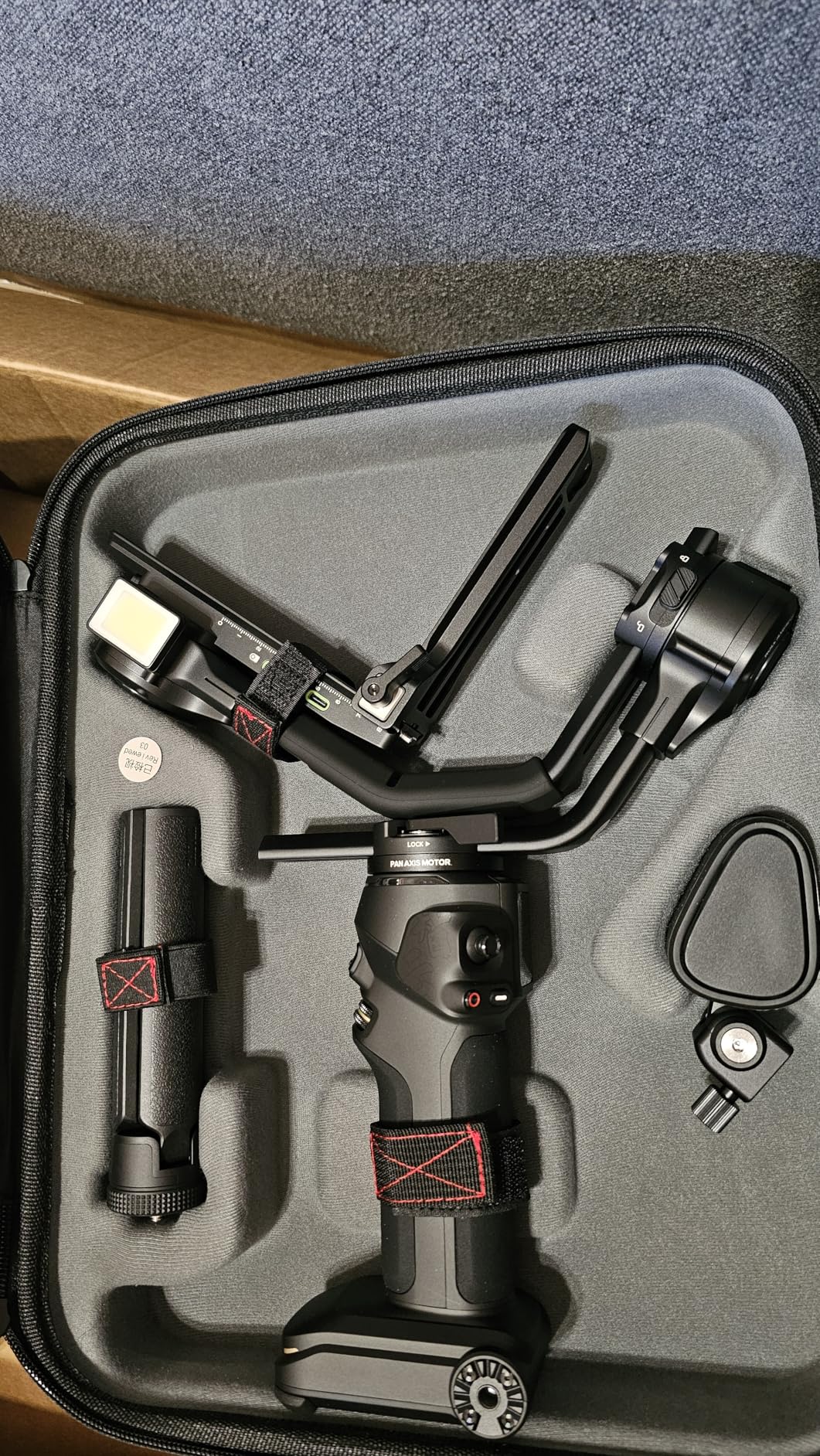Zhiyun Crane 4, 3-Axis Gimbal Stabilizer for DSLR and Mirrorless Camera, Fill Light, PD Fast Charge - Customer Photo 1