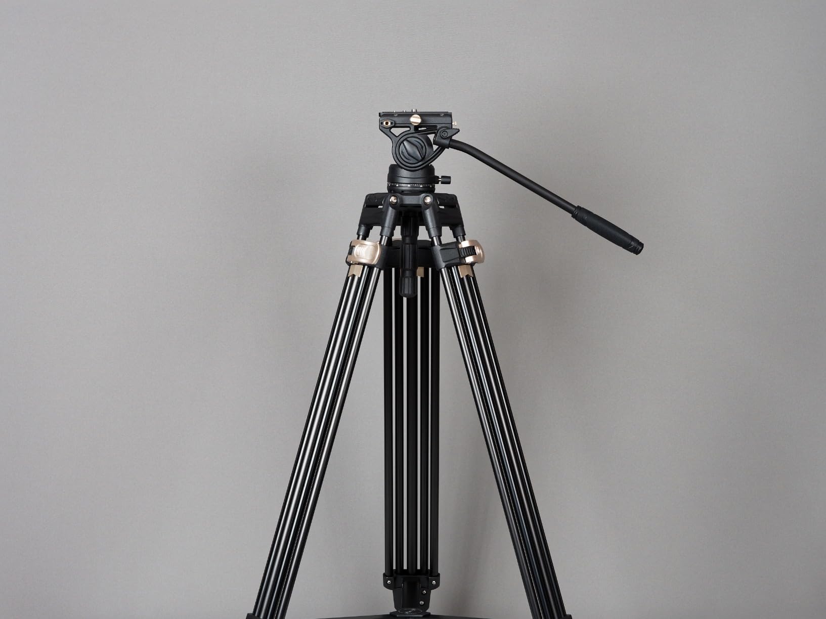 SMALLRIG AD-80 FreeBlazer Heavy-Duty Aluminum Alloy Tripod,71/inch Video Tripod with 75mm Bowl Adapter,One-Step Height Adjustment,Load up to 33lbs,Professional Tripod for DSLR,Camera,Camcorder-4164 - Customer Photo 2