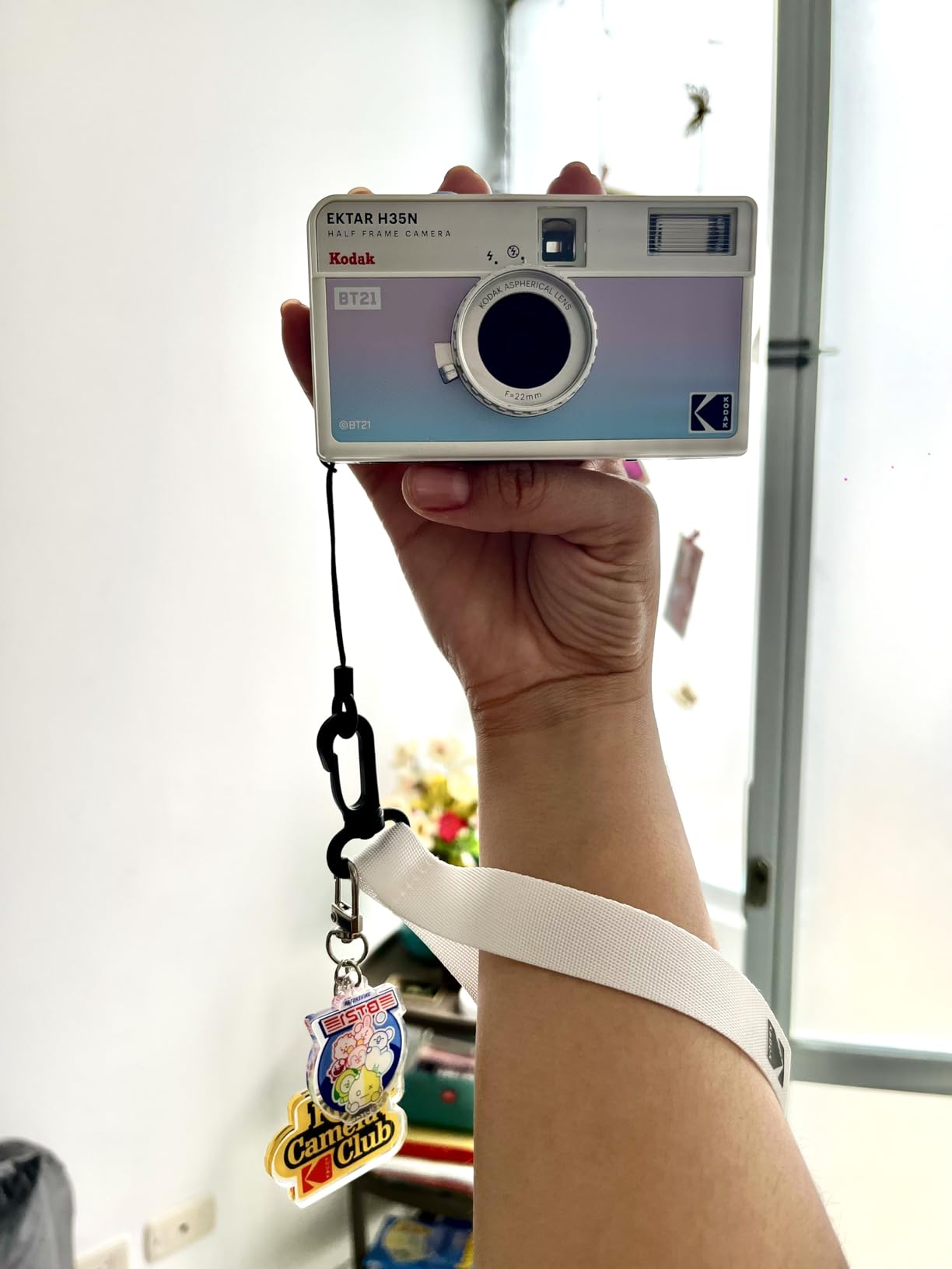 Kodak EKTAR H35N Half Frame Film Camera, 35mm, Reusable, Focus-Free, Bulb Function, Built-in Star Filter, Coated Improved Lens (Striped Black) - Customer Photo 1