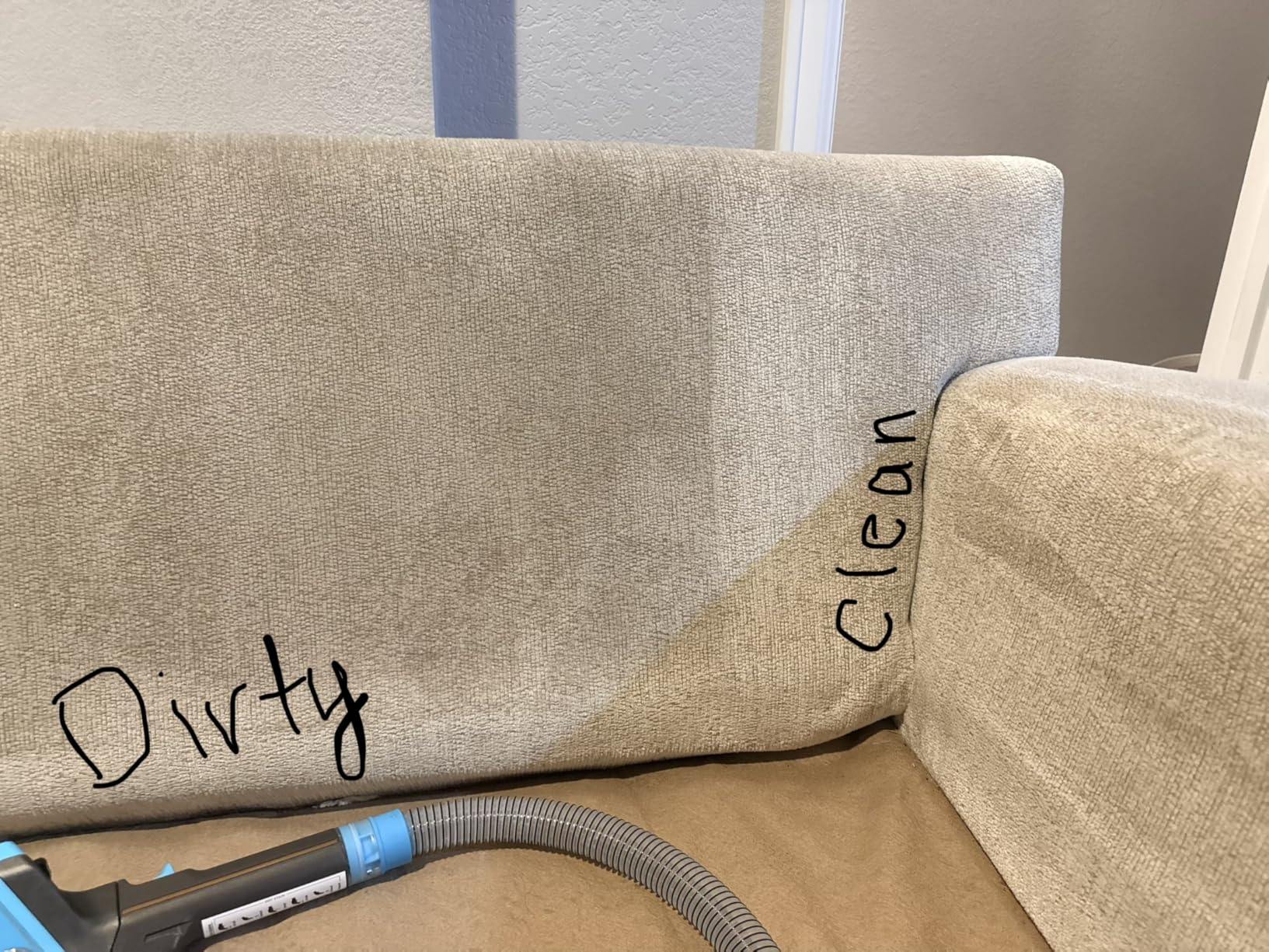 Shark CarpetXpert with StainStriker Upright Carpet, Area Rug & Upholstery Cleaner with Pet Mess Extractor Tool, Perfect for Pets, Carpet Shampooer, 3 Cleaning Tools, Cleaning Solutions, White, EX201 - Customer Photo 2