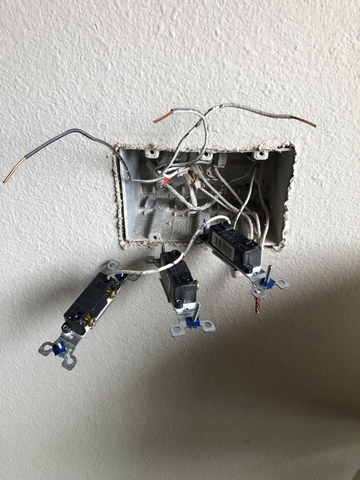 Kasa Matter Smart Light Switch: Voice Control w/Siri, Alexa & Google Assistant | UL Certified | Timer & Schedule | Easy Guided Install | Neutral Wire Required | Single Pole | 2.4GHz Wi-Fi | KS205 - Customer Photo 2