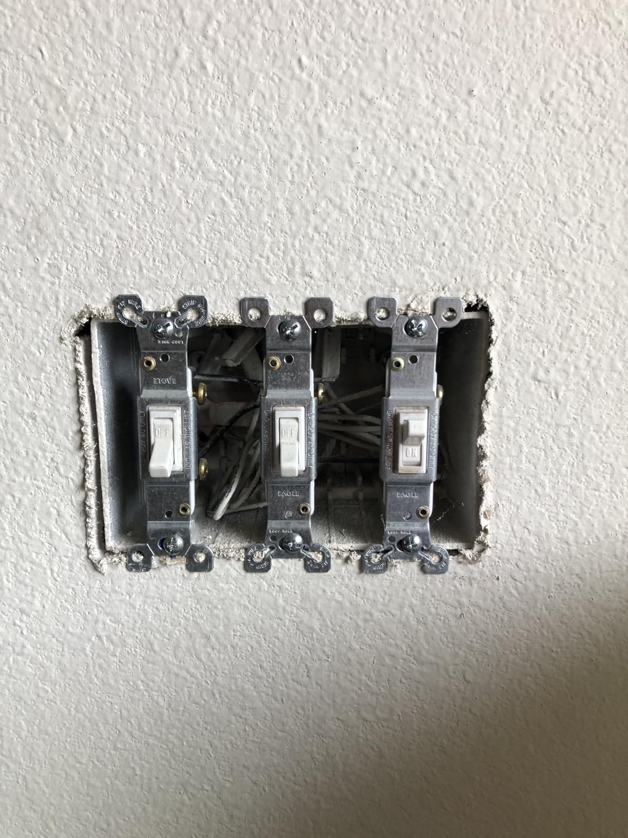 Kasa Matter Smart Light Switch: Voice Control w/Siri, Alexa & Google Assistant | UL Certified | Timer & Schedule | Easy Guided Install | Neutral Wire Required | Single Pole | 2.4GHz Wi-Fi | KS205 - Customer Photo 2