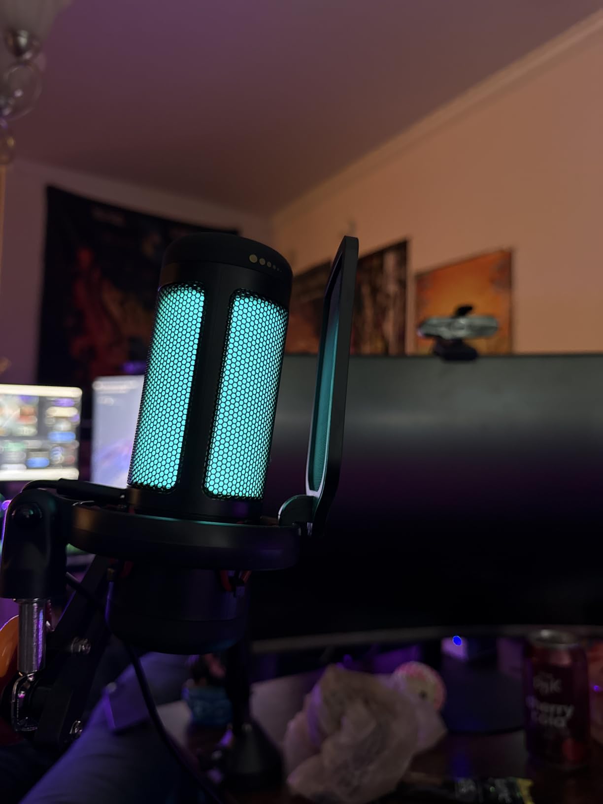 TONOR Gaming Microphone Set with Boom Arm, USB Condenser Mic for PC with Stand, Controllable RGB Lighting Modes & Brightness, Quick Mute, Volume Control, for Twitch Streaming, Discord Chatting TC310+ - Customer Photo 1