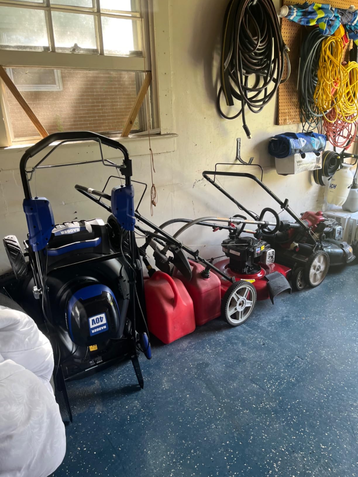 Wild Badger Power 40V 18″ Cordless Lawn Mower Brushless , 5,445 sq ft/0.125 ac, 1×4.0Ah Battery & Fast Charger, 5-Position Height ,for Small-to-Medium Lawns - Customer Photo 2