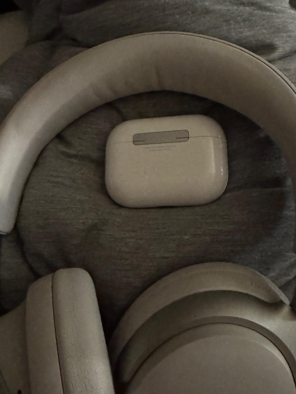 Bose QuietComfort Ultra Bluetooth Headphones, Wireless Headphones with Spatial Audio, Over Ear Noise Cancelling with Mic, Up to 24 Hours of Playtime, White Smoke - Customer Photo 2