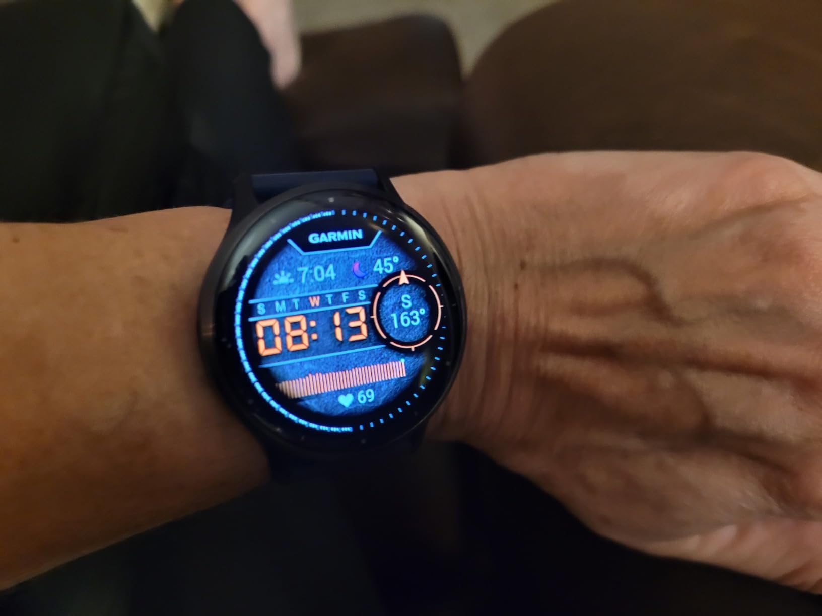 Venu 3 Slate Stainless Steel Bezel 1.4-Inch AMOLED Touchscreen Display Smart Watch with 45mm Black Case and Silicone Band - Customer Photo 1