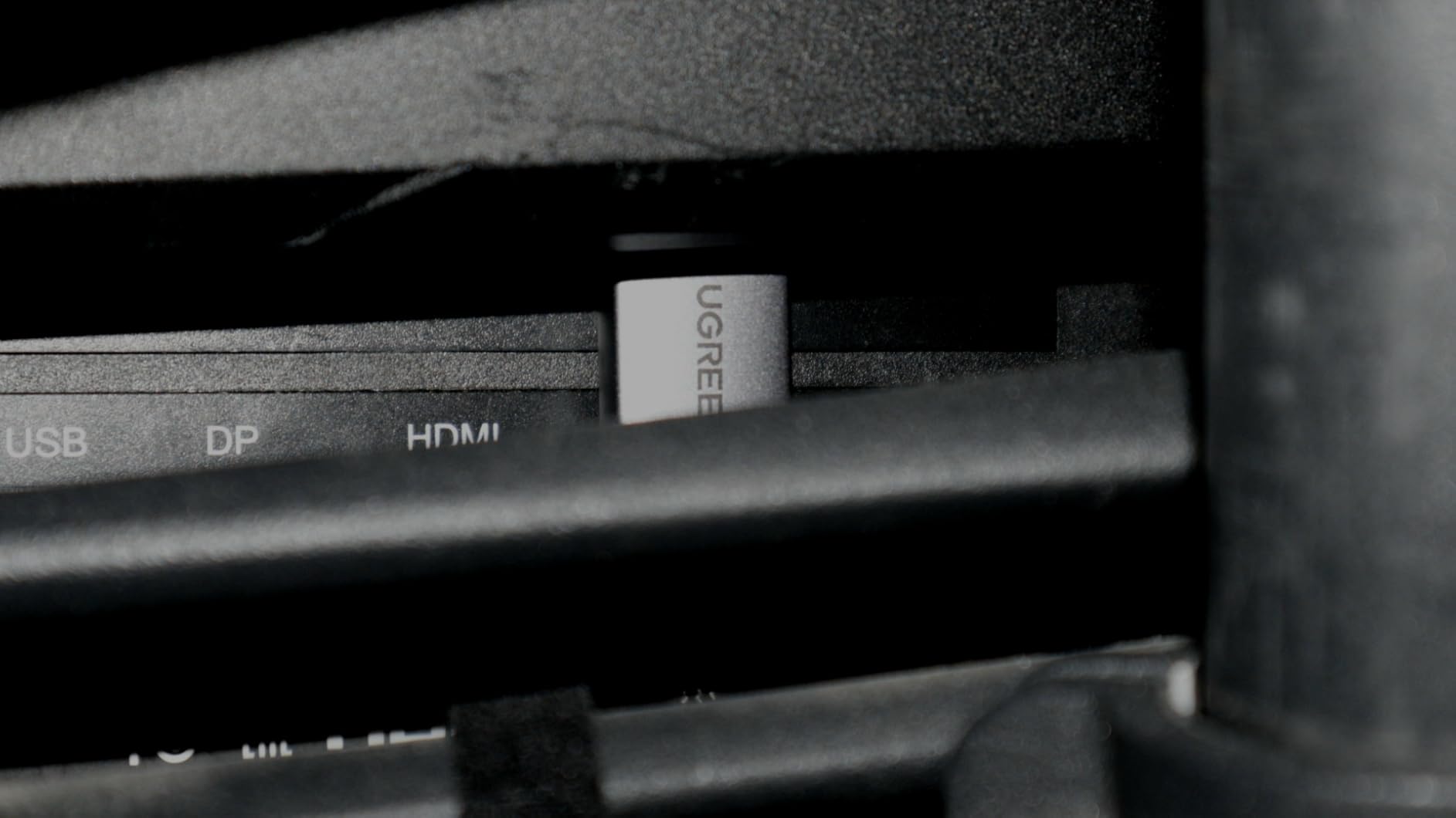 UGREEN 8K HDMI 2.1 Cable 48Gbps 6.6FT, Certified Ultra High Speed HDMI Cord Aluminum, 4K@240Hz 120Hz 10K 8K@60Hz, HDCP 2.2&2.3, eARC HDR 10 Dolby Compatible with PS5/Blu-ray/Roku TV/Switch 2/Mac mini - Customer Photo 2