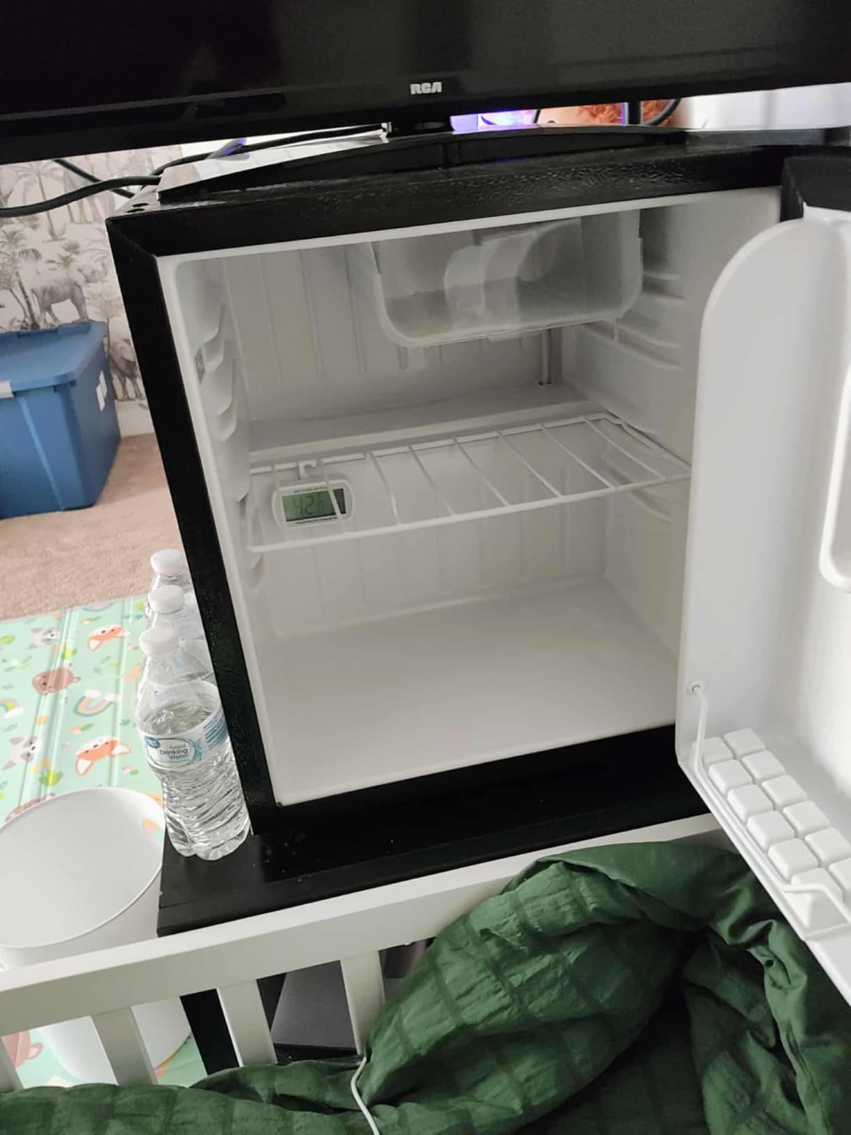 EUHOMY 1.7 Cu.Ft Mini Fridge, Reversible Single Door Compact Refrigerator, Adjustable Thermostat, Energy Saving, Mini Fridge for Bedroom, Office, Dorm, Black - Customer Photo 2