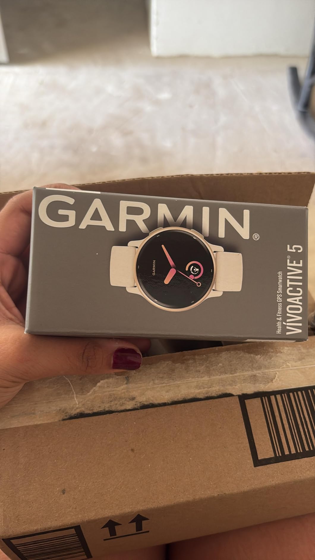 Garmin vívoactive 5, Health and Fitness GPS Smartwatch, AMOLED Display, Up to 11 Days of Battery, Slate Aluminum Bezel with Black Case and Silicone Band - Customer Photo 4