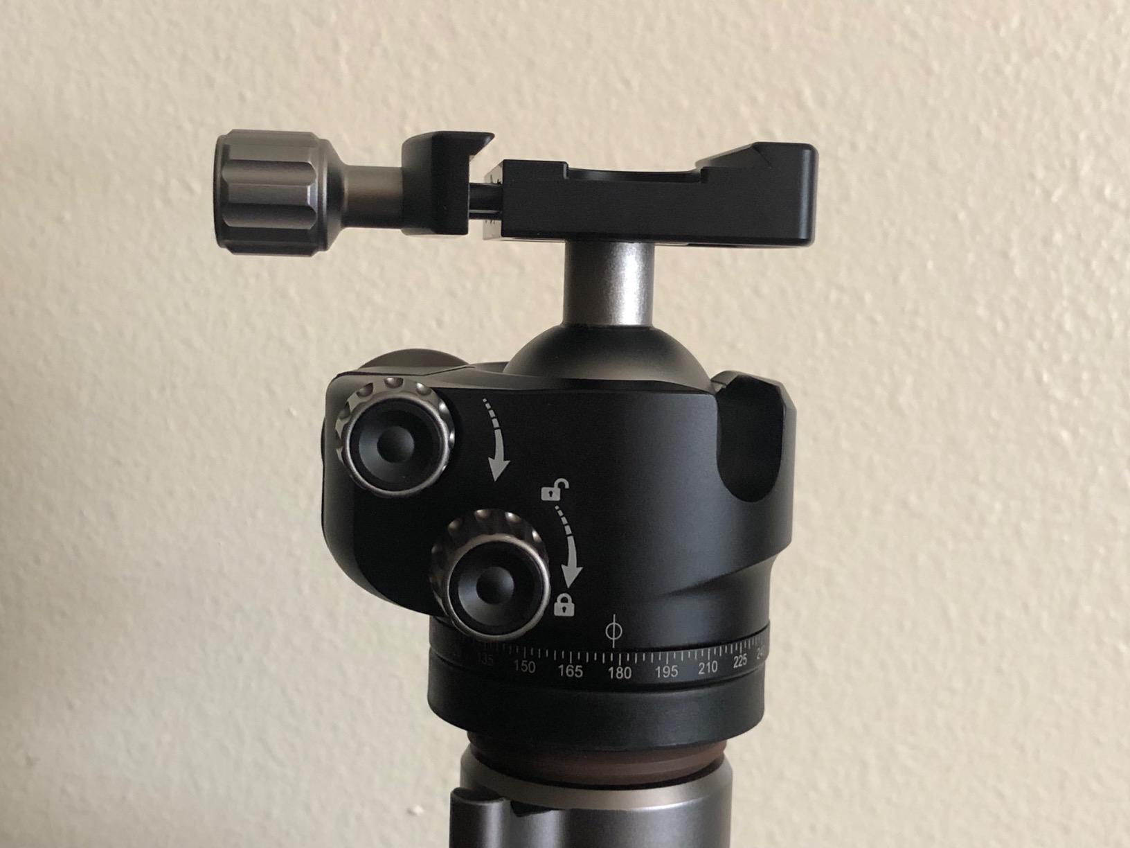 Leofoto LH-55LR Ball Head, Lever Release, Bubble Level, Low Profile, 3/8