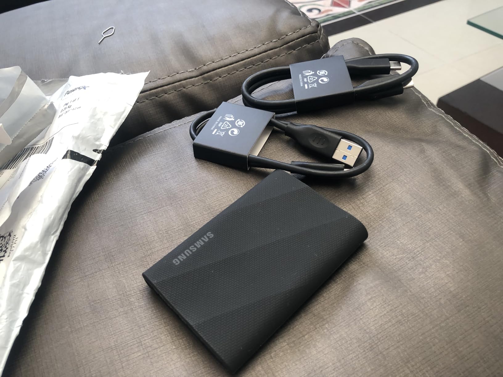 Samsung T9 Portable SSD 2TB, USB 3.2 Gen 2x2 External Solid State Drive, Seq. Read Speeds Up to 2,000MB/s - MU-PG2T0B/AM, Black customer photo 1