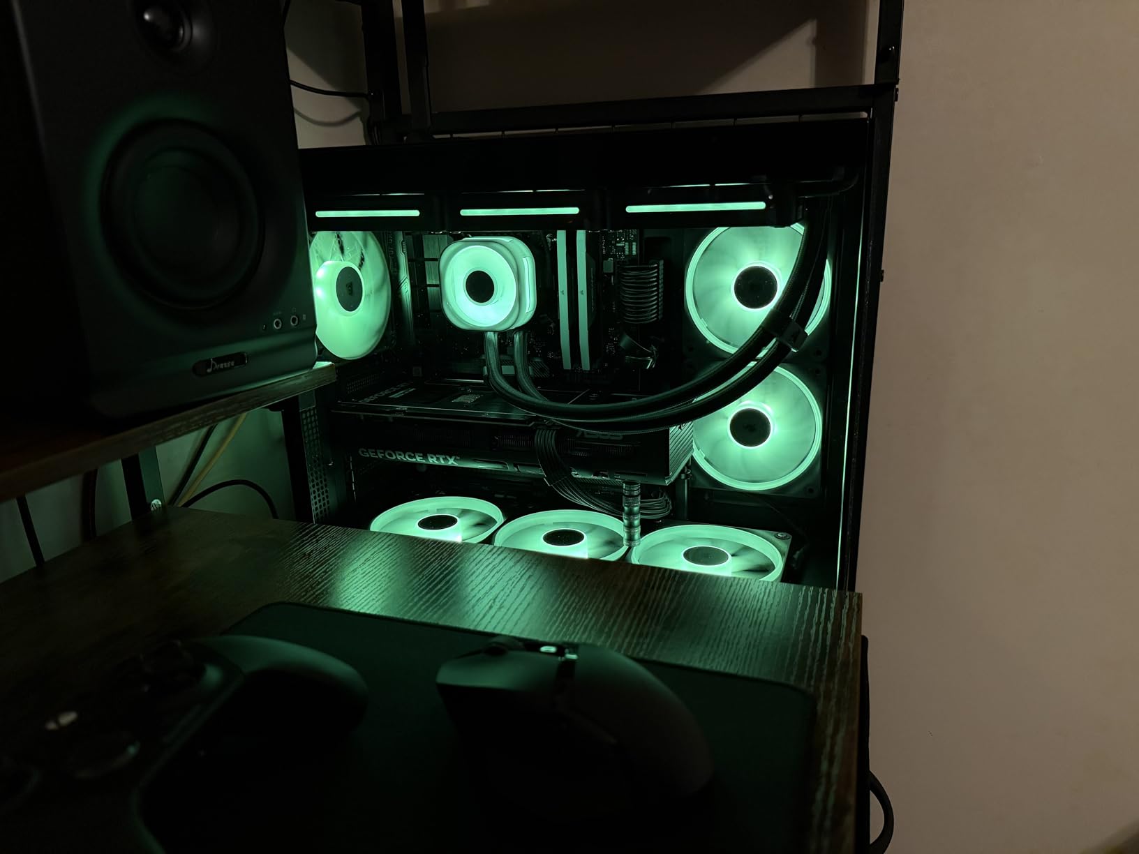 Samsung 990 PRO SSD 4TB PCIe 4.0 M.2 2280 Internal Solid State Hard Drive, Seq. Read Speeds Up to 7,450 MB/s customer photo 2