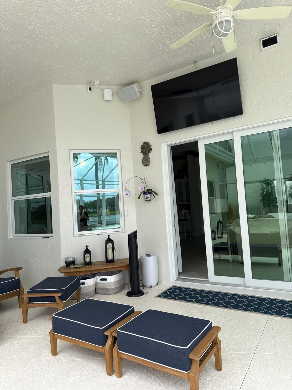 Amazon eero Outdoor 7 dual-band mesh wifi router (newest model), Weatherproof rating of IP66, Coverage up to 15,000 sq. ft. outdoors, 1-pack, Includes 30W PoE+ adapter - Customer Photo 3