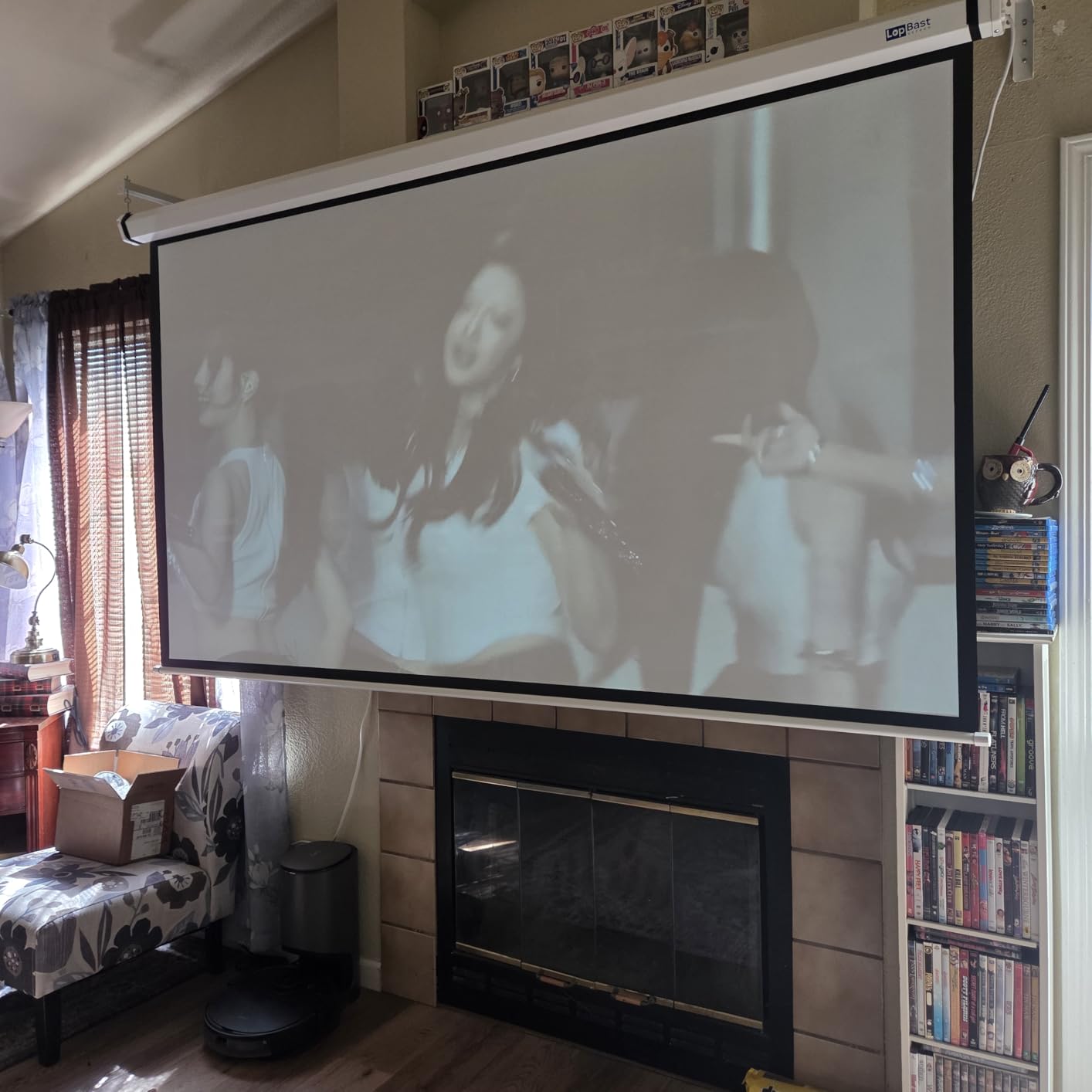 Anker NEBULA Capsule 3 GTV Portable Mini Projector, Netflix Officially Licensed, 1080P Smart Projector with Wi-Fi, 2.5 hrs Battery, 120-Inch Display, Dolby Digital, for Any Space - Customer Photo 3
