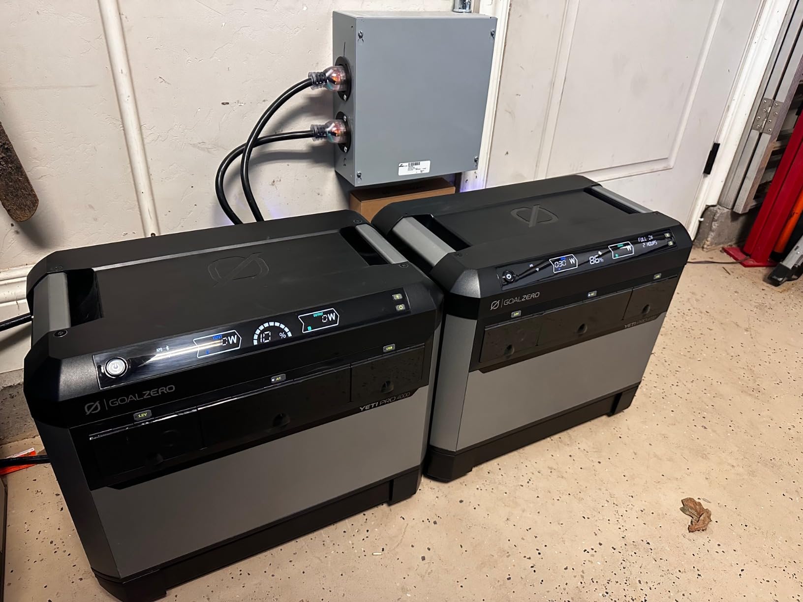 Goal Zero Yeti PRO 4000 Portable Power Station, 4000 Watt Hour LiFePO4 Battery, Expandable Solar Generator Home Backup System, 3600 W Out, (6th Gen) - Customer Photo 1