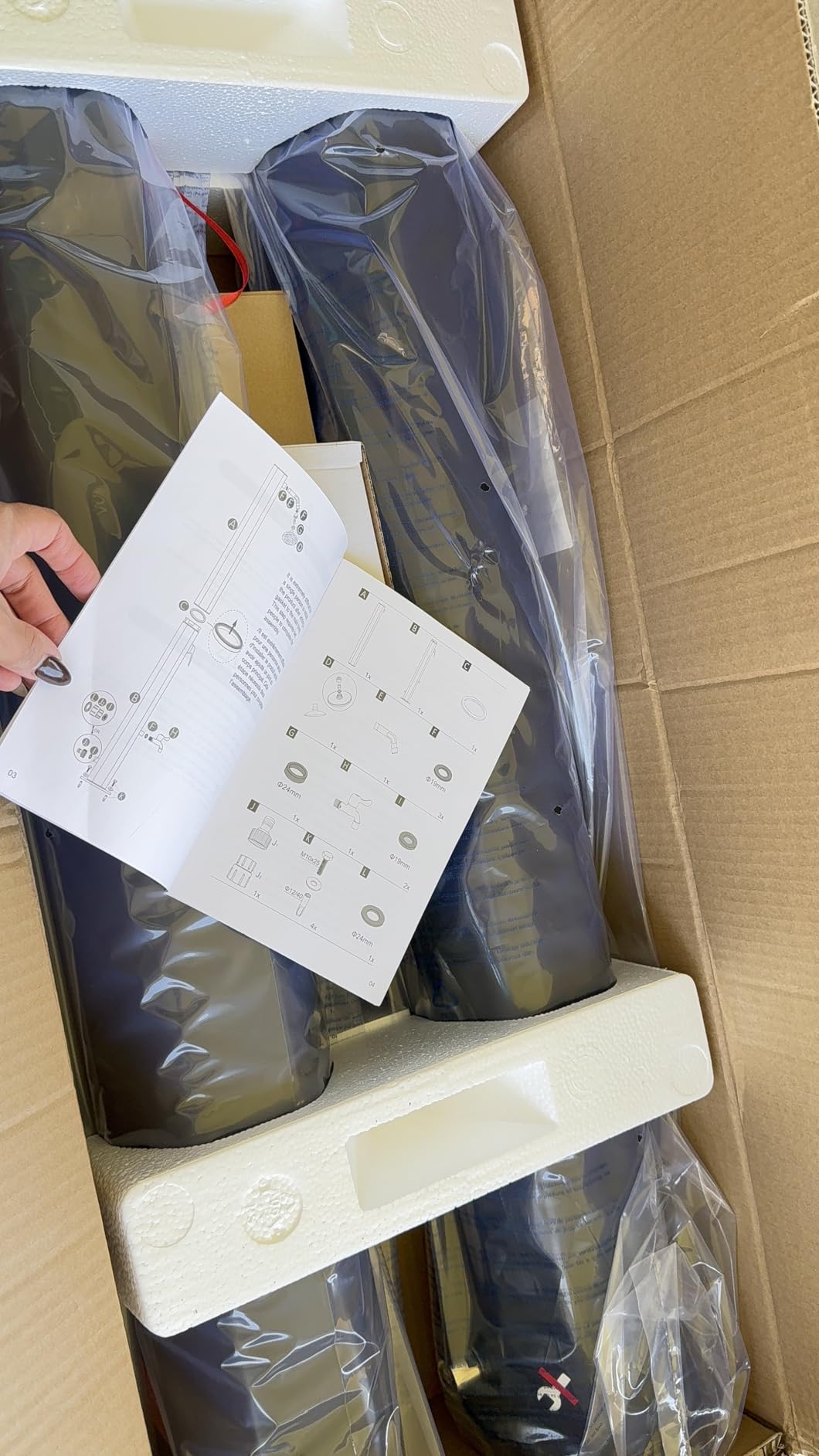 Goplus 9.3 Gallon Solar Heated Outdoor Shower, 7.2 FT Freestanding Garden Shower w/ 360° Swivel Shower Head, Foot Shower, Temperature Adjustment, for Poolside Backyard Beach (Black w/Handle Head) - Customer Photo 1