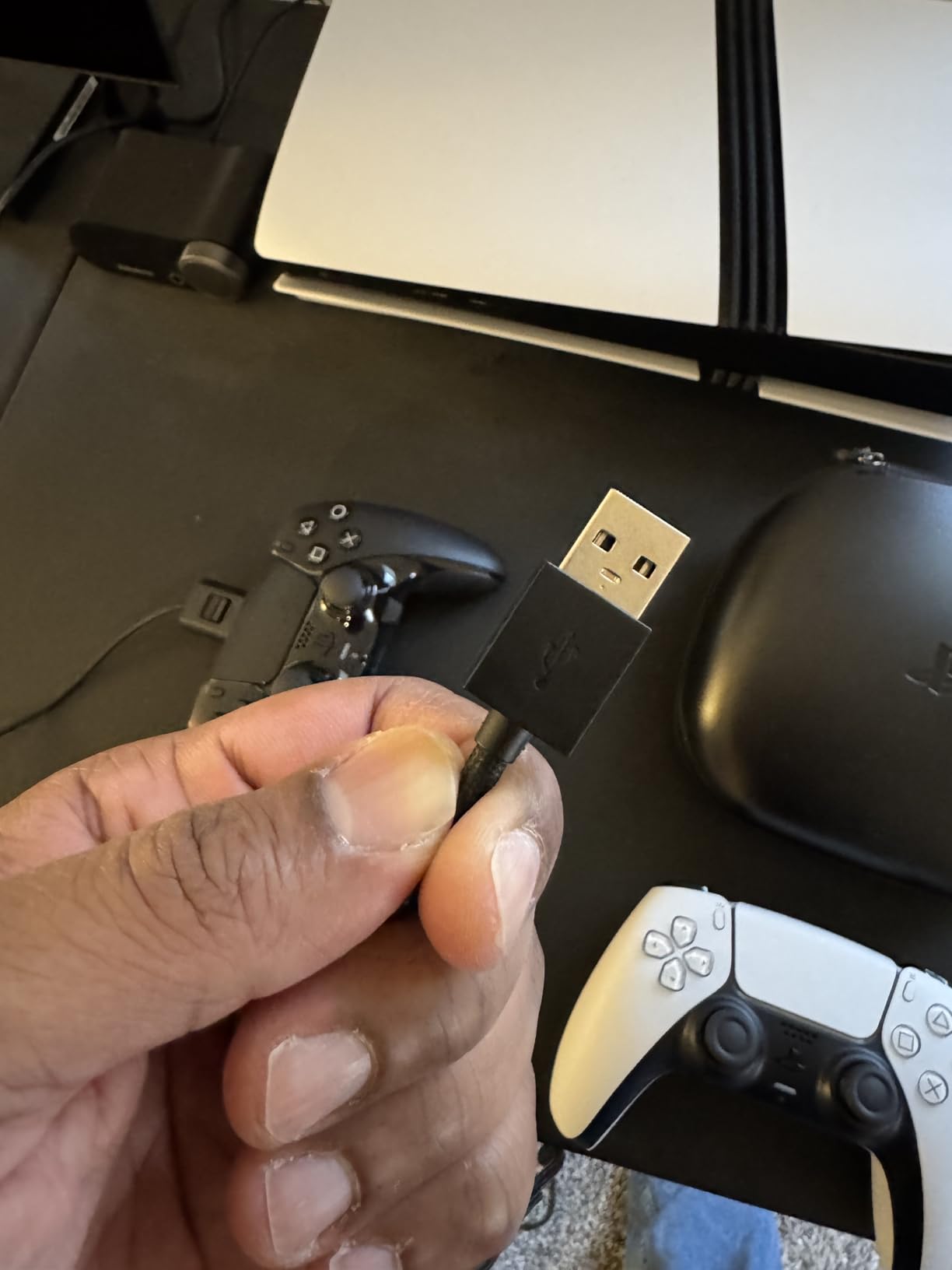 PlayStation DualSense Wireless Controller - Volcanic Red - Customer Photo 2