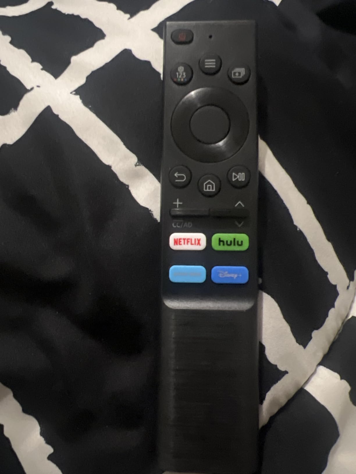 Universal TV Remote Control for Samsung, Hisense, LG, TCL, Philips, Sony, Insignia, Toshiba, Vizio Smart TVs and More Brand, (Compatible with Streaming Players, DVD/Blu-ray Players and Sound Bar Audio) - Customer Photo 2