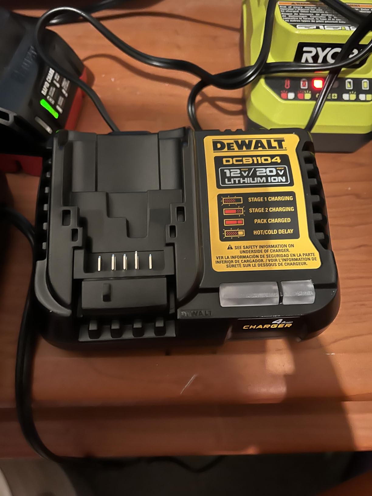 DEWALT 12V MAX/20V MAX Lithium Ion Battery Charger, 4 Amp (DCB1104) - Customer Photo 1