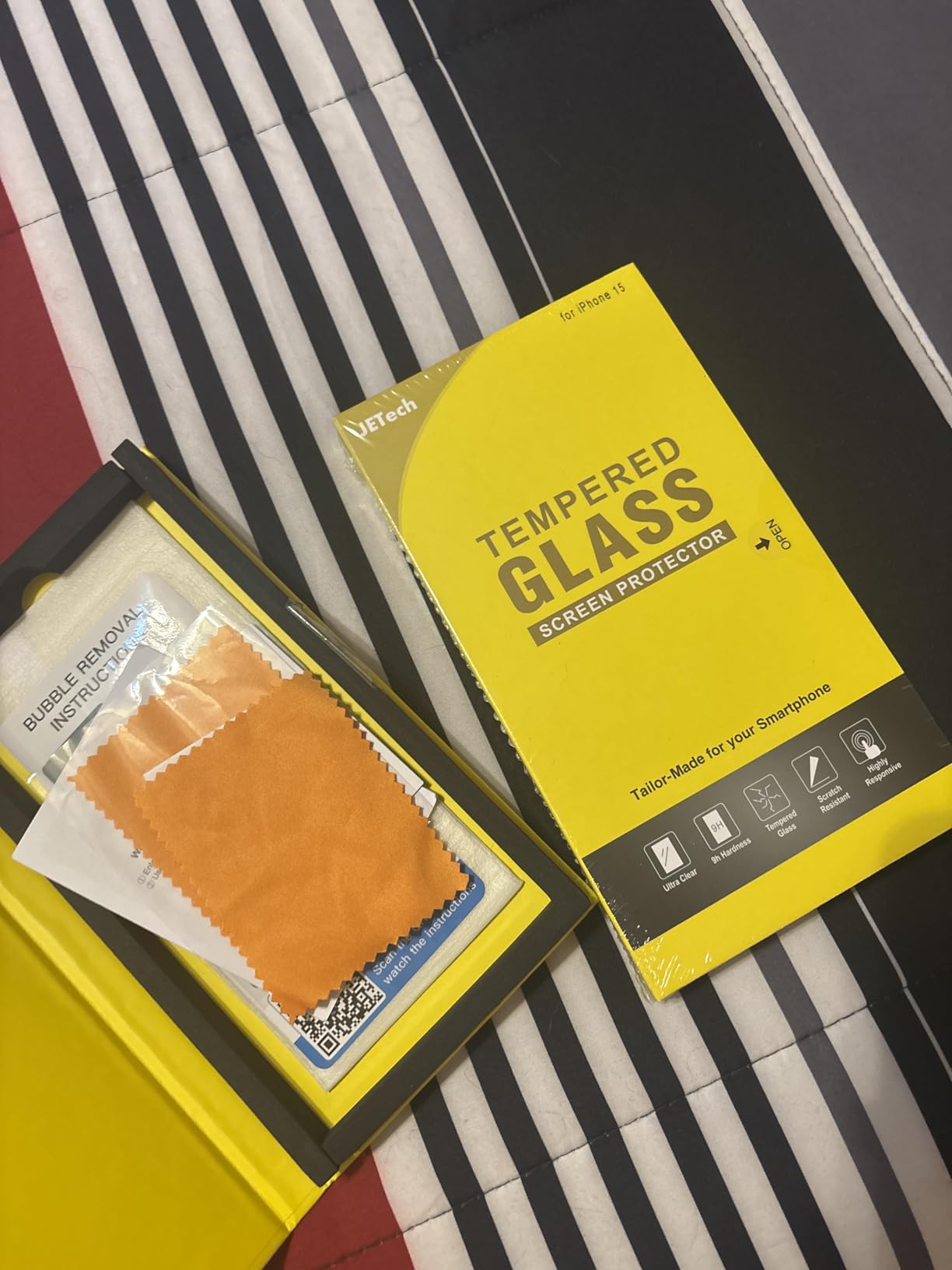 JETech Screen Protector for iPhone 15 6.1-Inch, Bubble Free, Tempered Glass Film with Easy Installation Tool, Case-Friendly, HD Clear, 2-Pack - Customer Photo 1