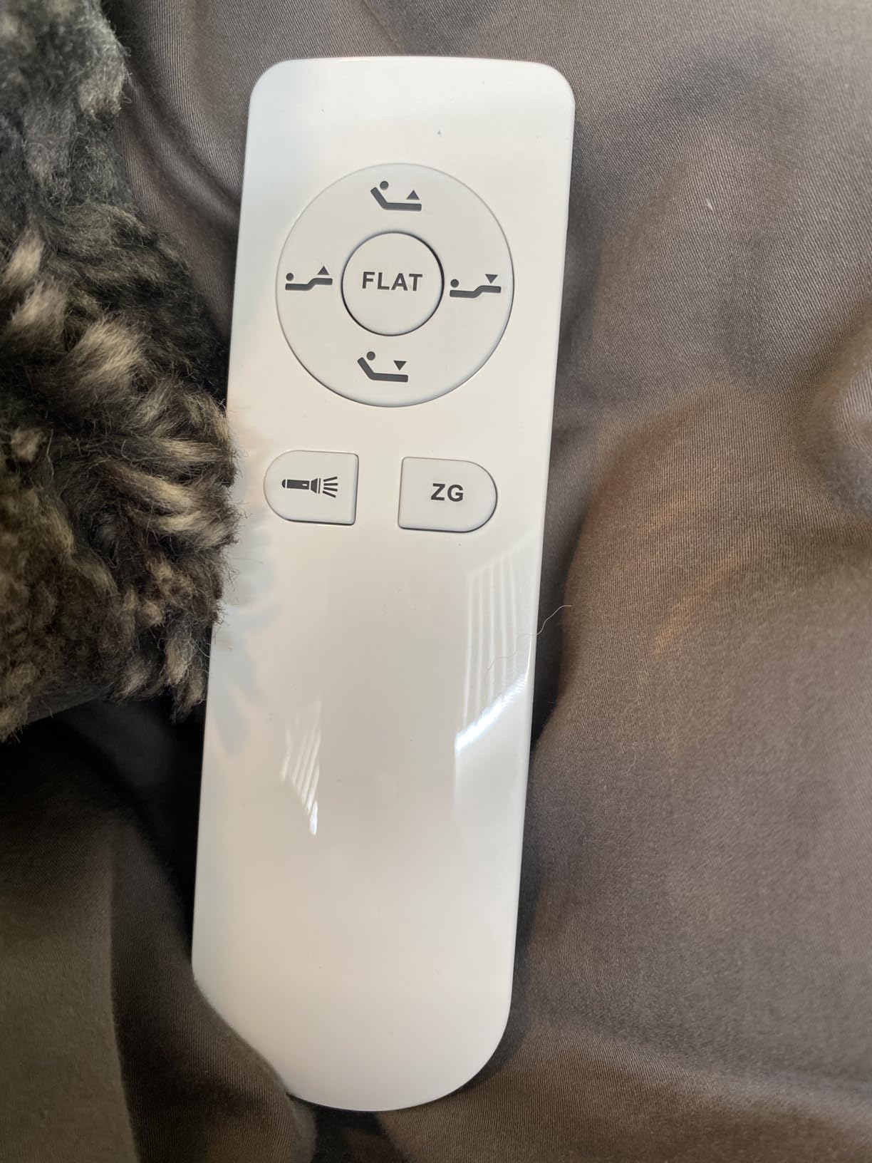 GOLDORO Queen Size Adjustable Bed Frame, Electric Bed Base, Wireless Remote Control, Whisper Quiet Durable Motor, Independent Head and Foot Incline, Fabric Covered - Customer Photo 1