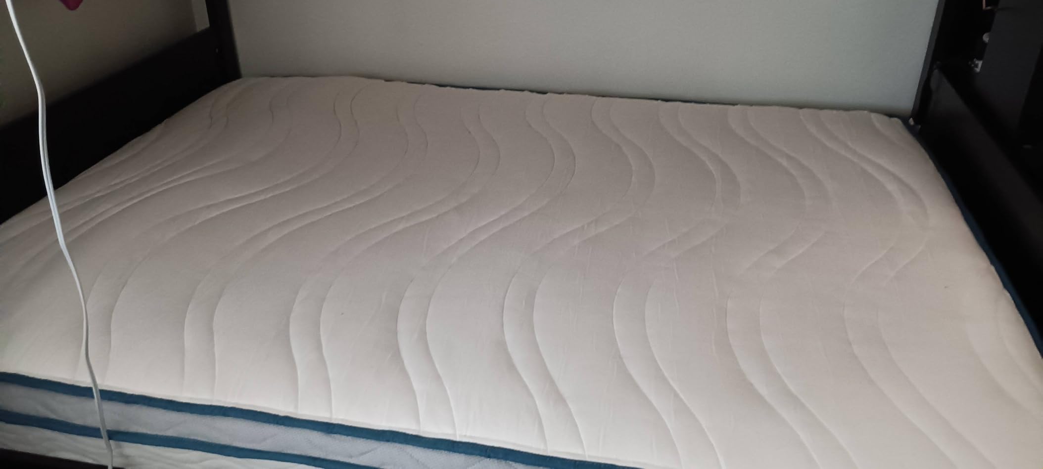 ZINUS 8 Inch Spring Sensation Hybrid Mattress [New Version], Medium Firm Feel, Fiberglass Free, Youth and Guest Bedroom, Mattress in A Box, Twin - Customer Photo 2