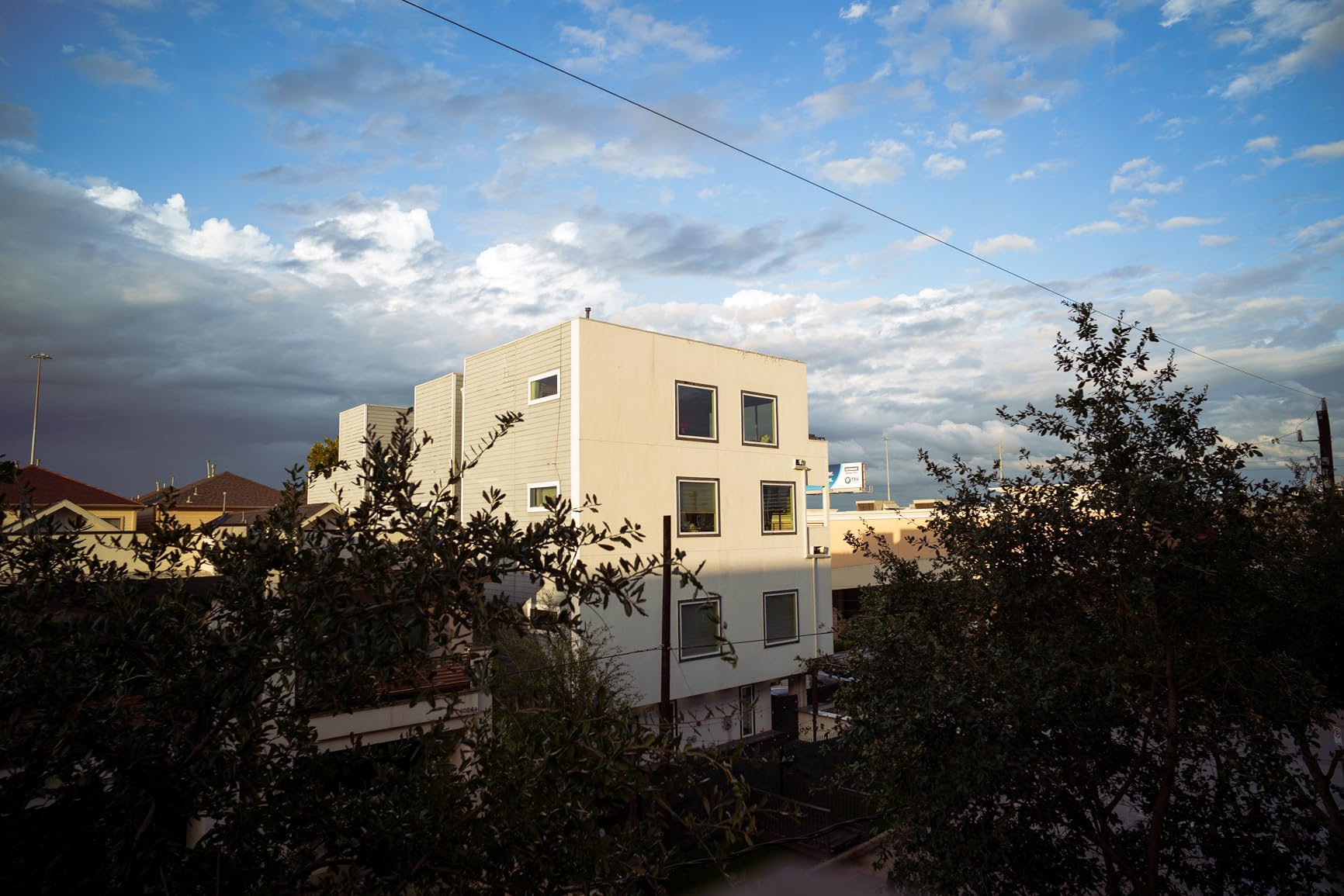 VILTROX 20mm f2.8 FE, 20mm f/2.8 e-Mount Full Frame AF Lens for Sony e Mount - Customer Photo 1