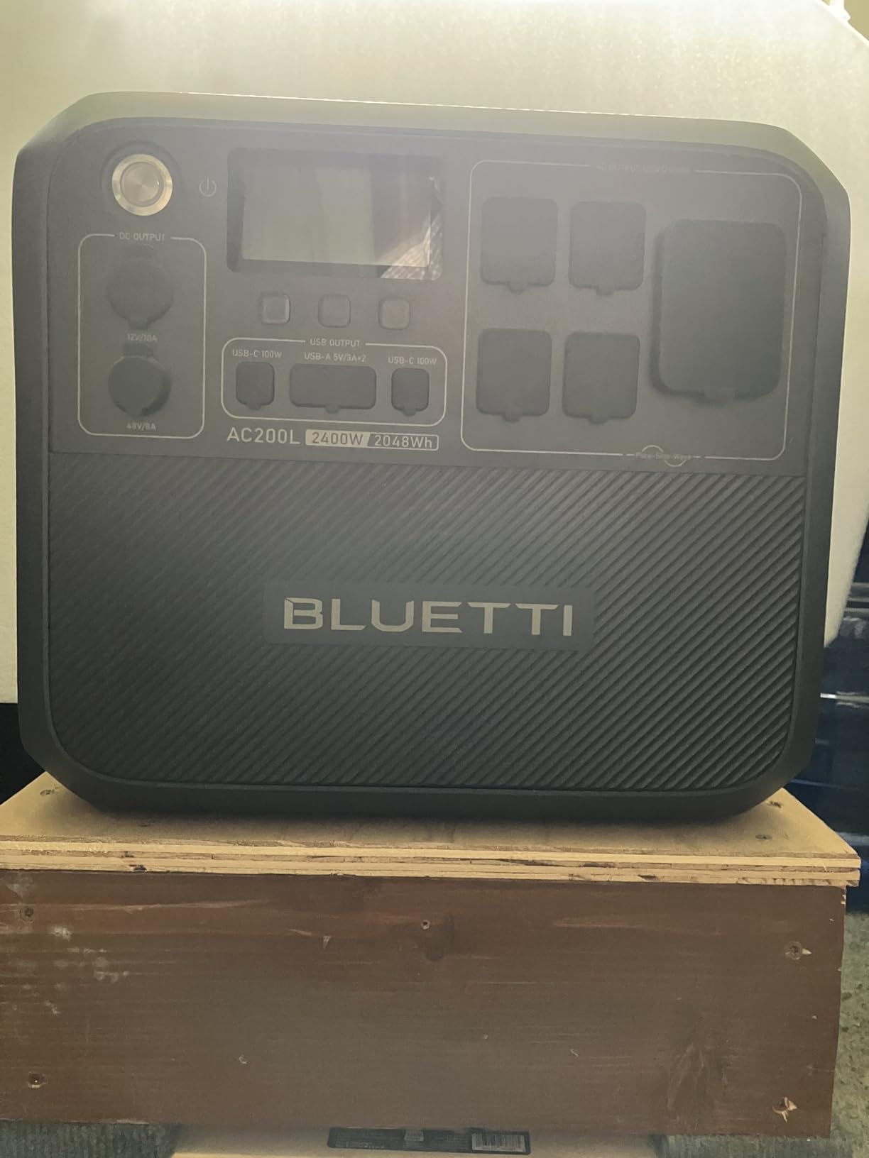 BLUETTI AC200L Portable Power Station, 2048Wh LiFePO4 Battery Backup, Expandable to 8192Wh with 4 2400W AC Outlets (3600W Power Lifting), 30A RV Output - Customer Photo 2
