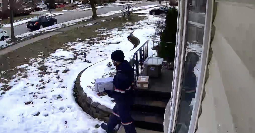 AOSU 3K/5MP Solar Security Cameras System Wireless Outdoor, Battery Powered WiFi Camera for Home Security, Panoramic PTZ, Auto Tracking, Human/Vehicle Detection, Color Night Vision (2 Pack) - Customer Photo 1