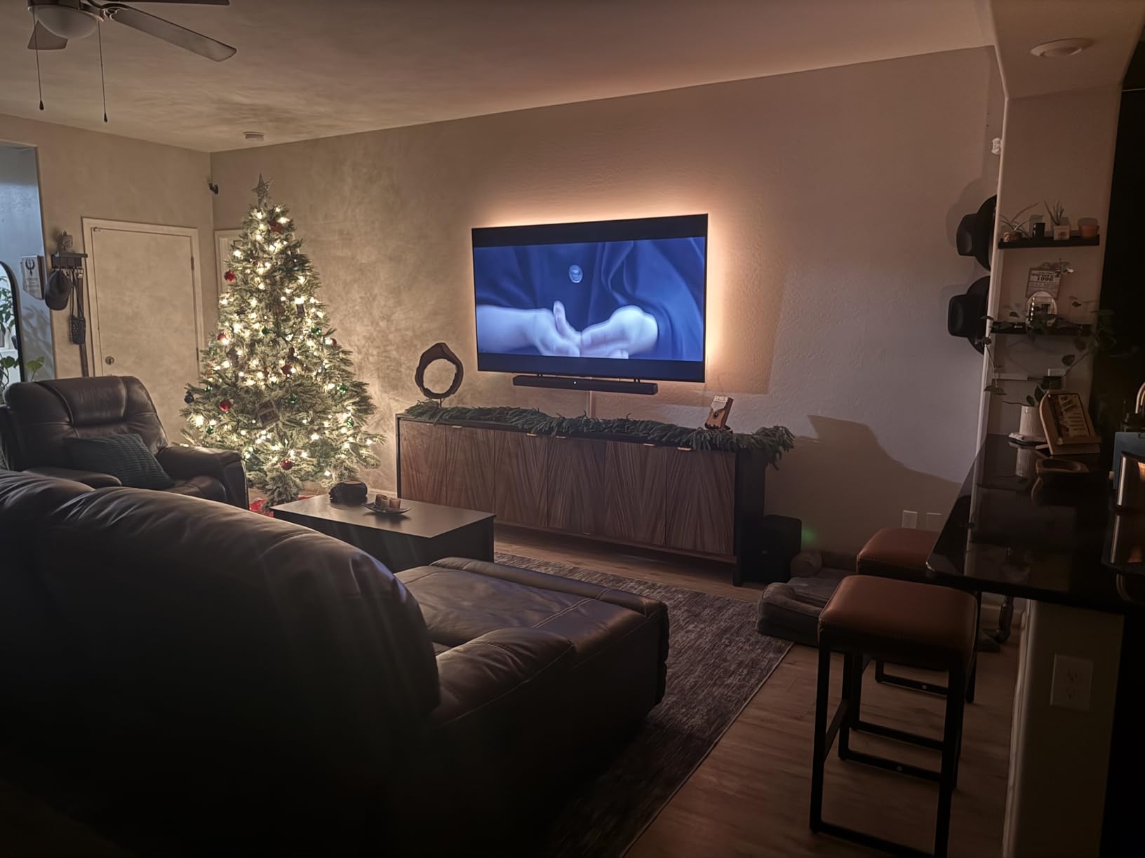 VASAGLE EKHO Collection - Bar Stools Set of 2, Counter Height Bar Stools, Synthetic Leather with Stitching, Mid-Century Modern Counter Stools, 26-Inch Tall, Kichen Home Bar Dining Room, Caramel Brown - Customer Photo 1