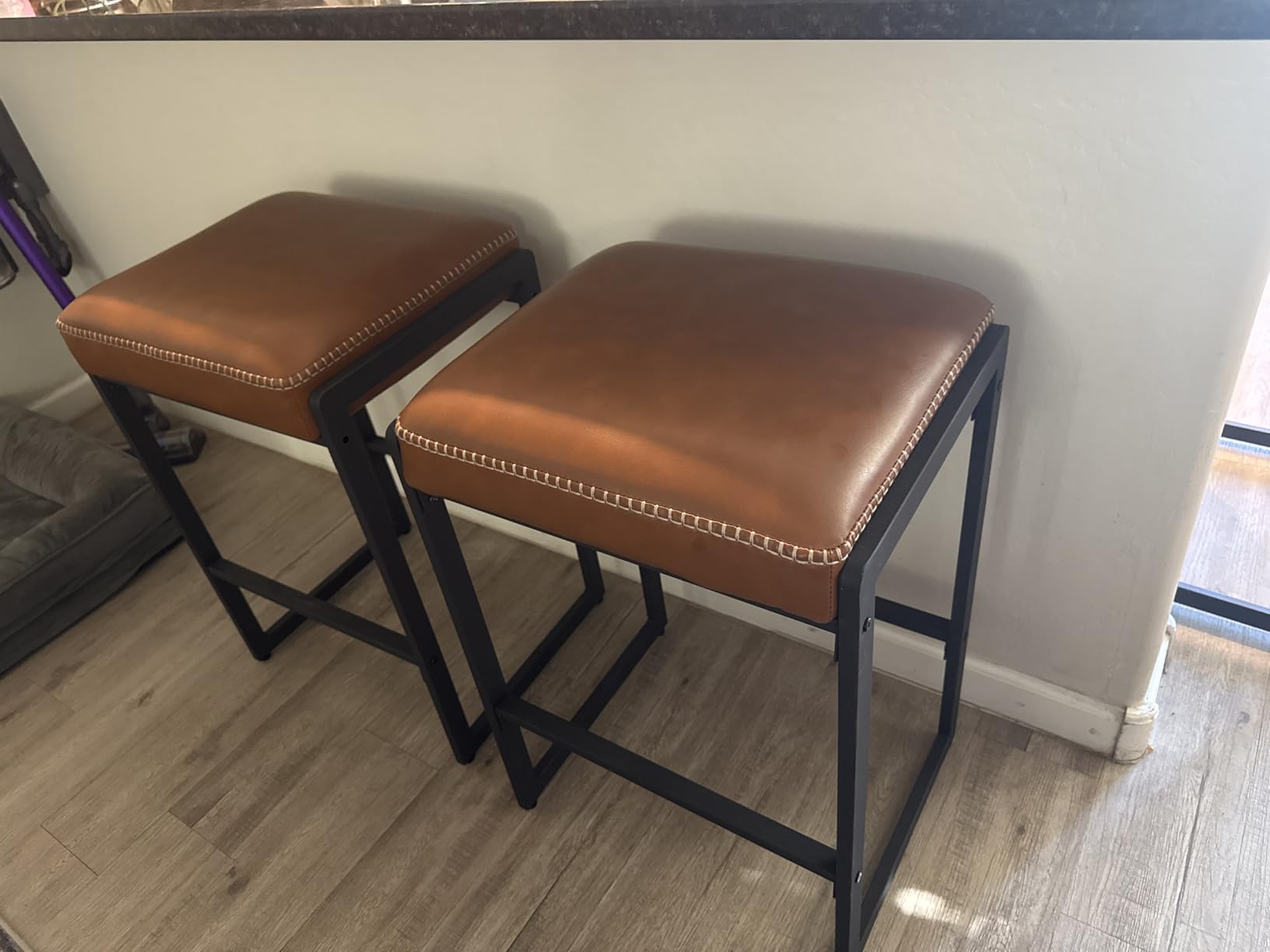 VASAGLE EKHO Collection - Bar Stools Set of 2, Counter Height Bar Stools, Synthetic Leather with Stitching, Mid-Century Modern Counter Stools, 26-Inch Tall, Kichen Home Bar Dining Room, Caramel Brown - Customer Photo 2
