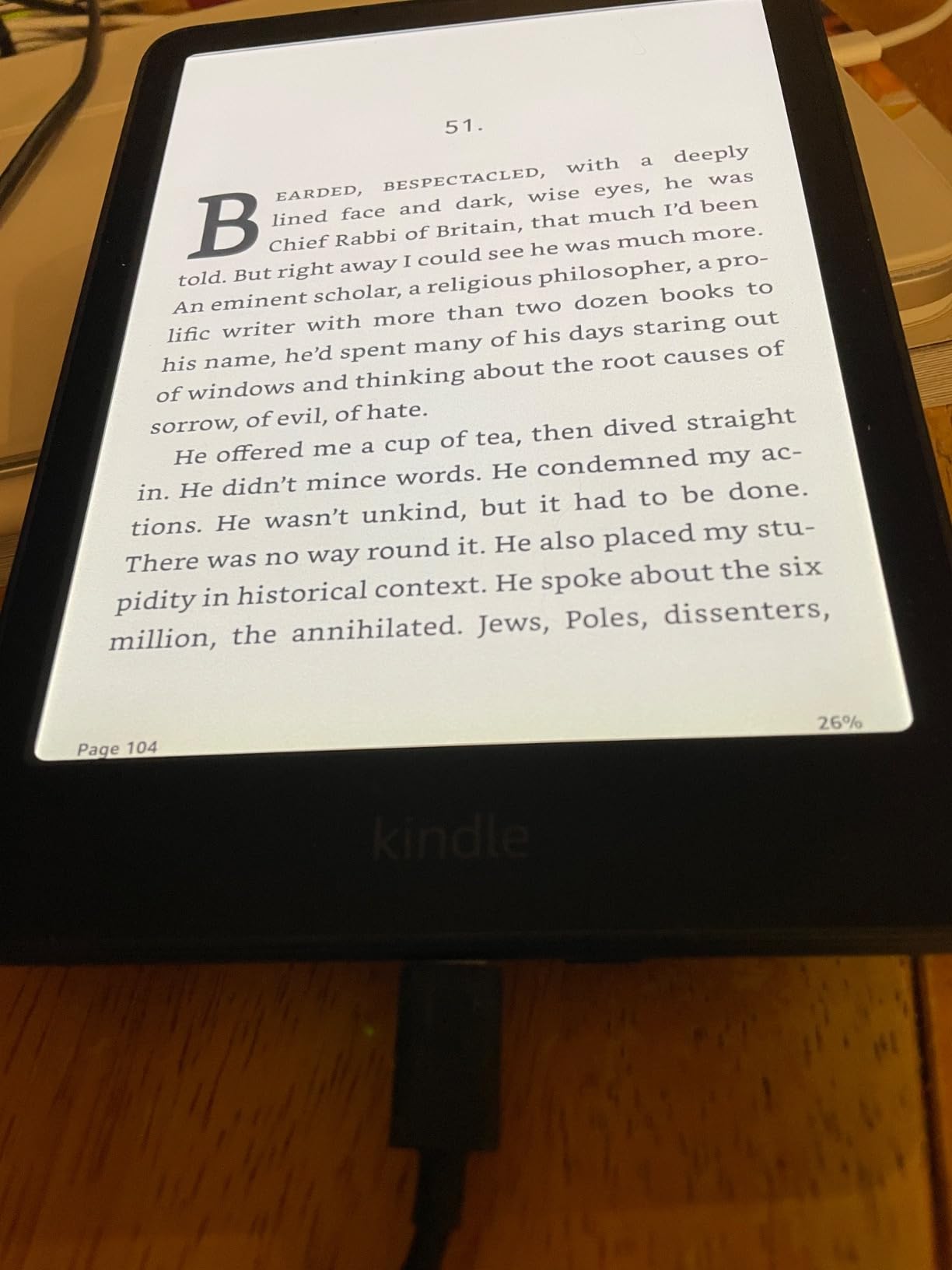 Amazon Kindle Colorsoft Signature Edition 32GB (newest model) – With color display, auto-adjusting front light, wireless charging, and long battery life - Metallic Black - Customer Photo 2