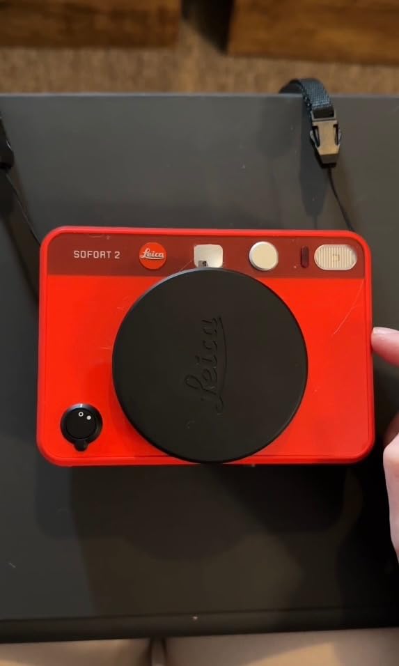 Leica Sofort 2 Digital and Instant Photo Camera with LCD Display, Two Shutter Releases, 10 Lens Effects, and Leica FOTOS App Support (Black) - Customer Photo 1