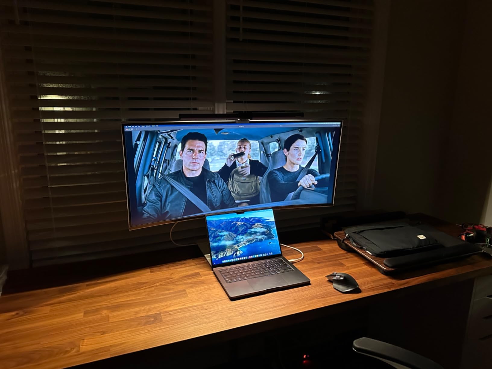 LG 38WR85QC-W 38 inch Curved UltraWide WQHD Nano IPS VESA DisplayHDR 600 144Hz 1ms USB Type-C 90W Computer Monitor NVIDIA G-SYNC AMD FreeSync Premium Pro HDMI DisplayPort Tilt/Height/Swivel Stand White - Customer Photo 2