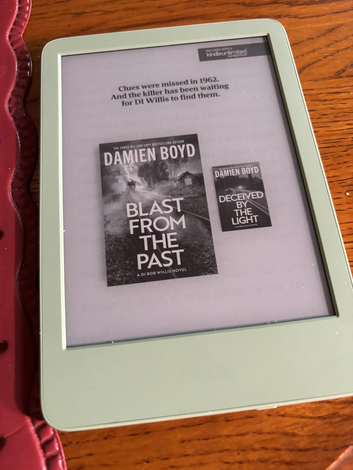 Amazon Kindle 16 GB (newest model) - Lightest and most compact Kindle, now with faster page turns, and higher contrast ratio, for an enhanced reading experience - Black - Customer Photo 2