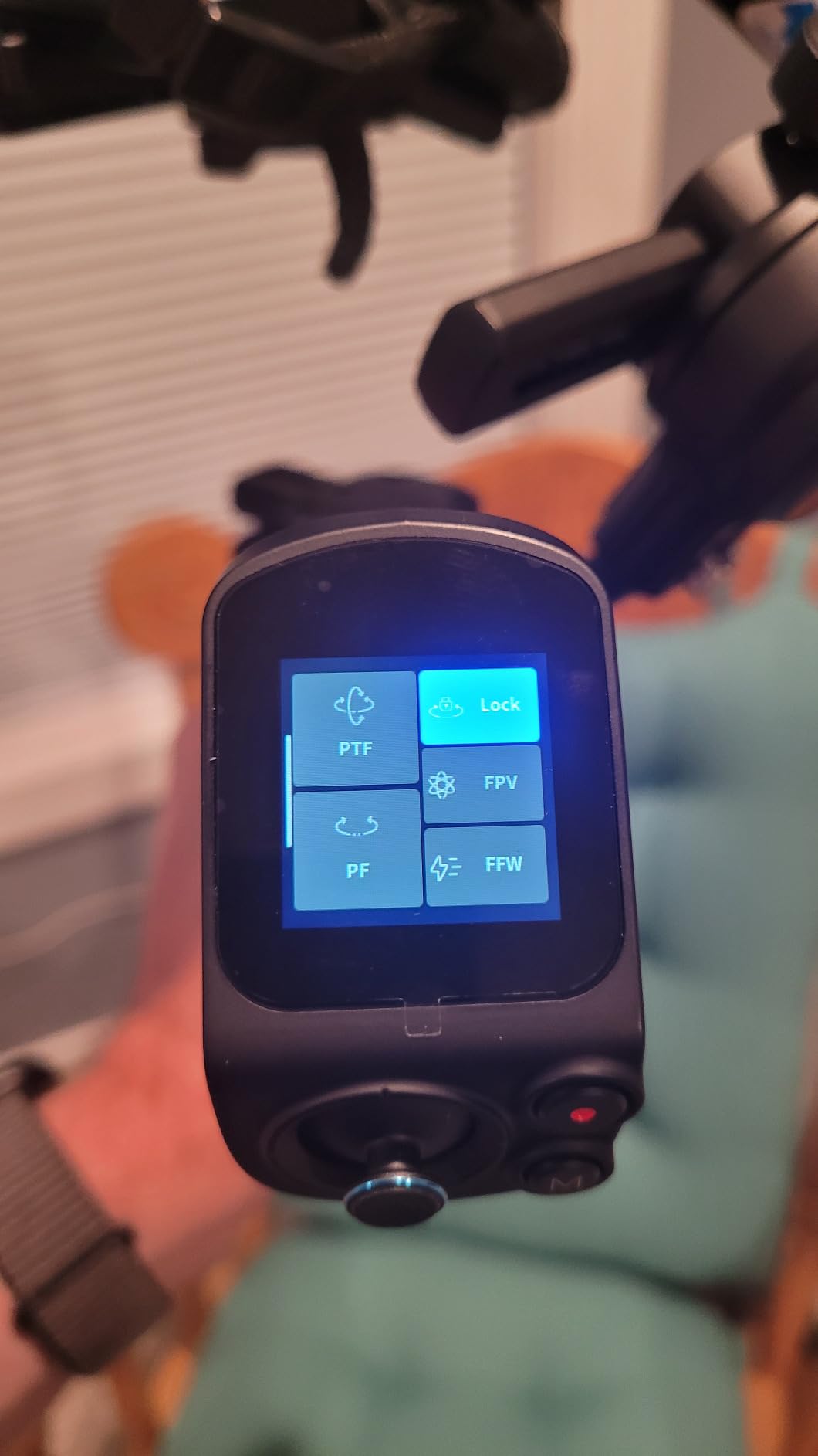 FeiyuTech SCORP 2 Gimbal Stabilizer for DSLR and Mirrorless Camera, Integrated Al Tracking Sensor, 3-Axis Camera Stabilizer for Sony Canon Panasonic Nikon, 2.5kg Payload Touch Screen Vertical Shooting - Customer Photo 2