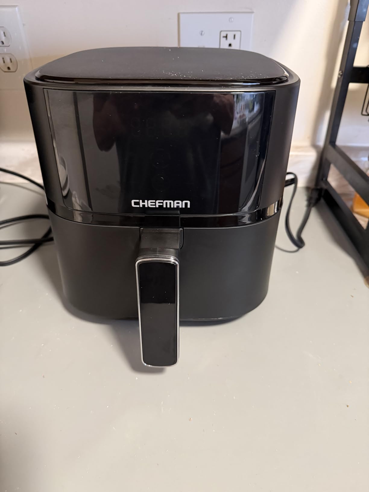 Chefman Air Fryer – 4 QT Compact Airfryer for Quick & Easy Meals in Minutes, Features Hi-Fry Technology for Extra Crisp, Touchscreen Controls with 4 Presets, Nonstick & Dishwasher Safe Basket - Black - Customer Photo 1