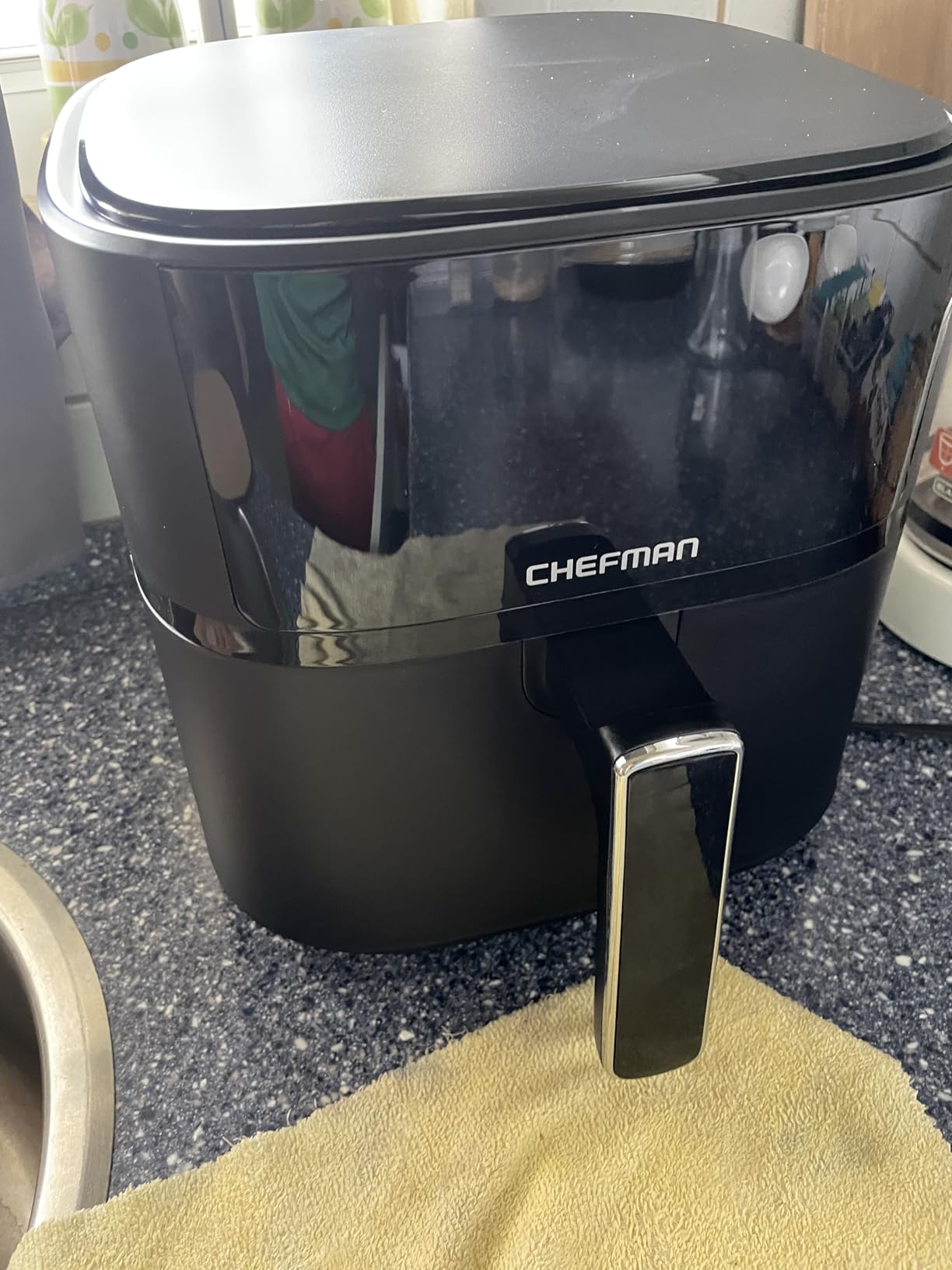 Chefman Air Fryer 6 QT Compact, Hi-Fry Technology, Touchscreen Controls, 4 Presets - Customer Photo 1