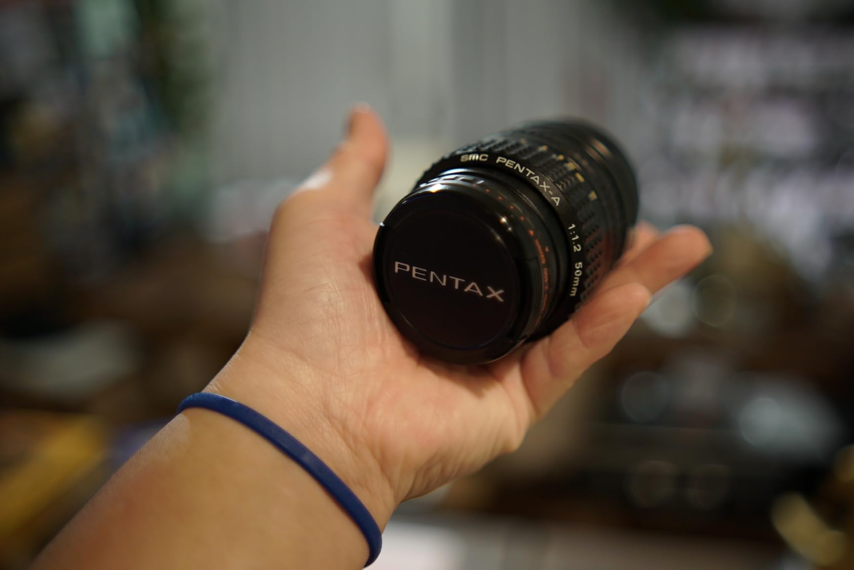 SIRUI Sniper 23mm Autofocus Lens, F1.2 Wide Angle APS-C Camera Lens for A5, A6, FX30, ZV-E10 (E Mount, Black) - Customer Photo 2