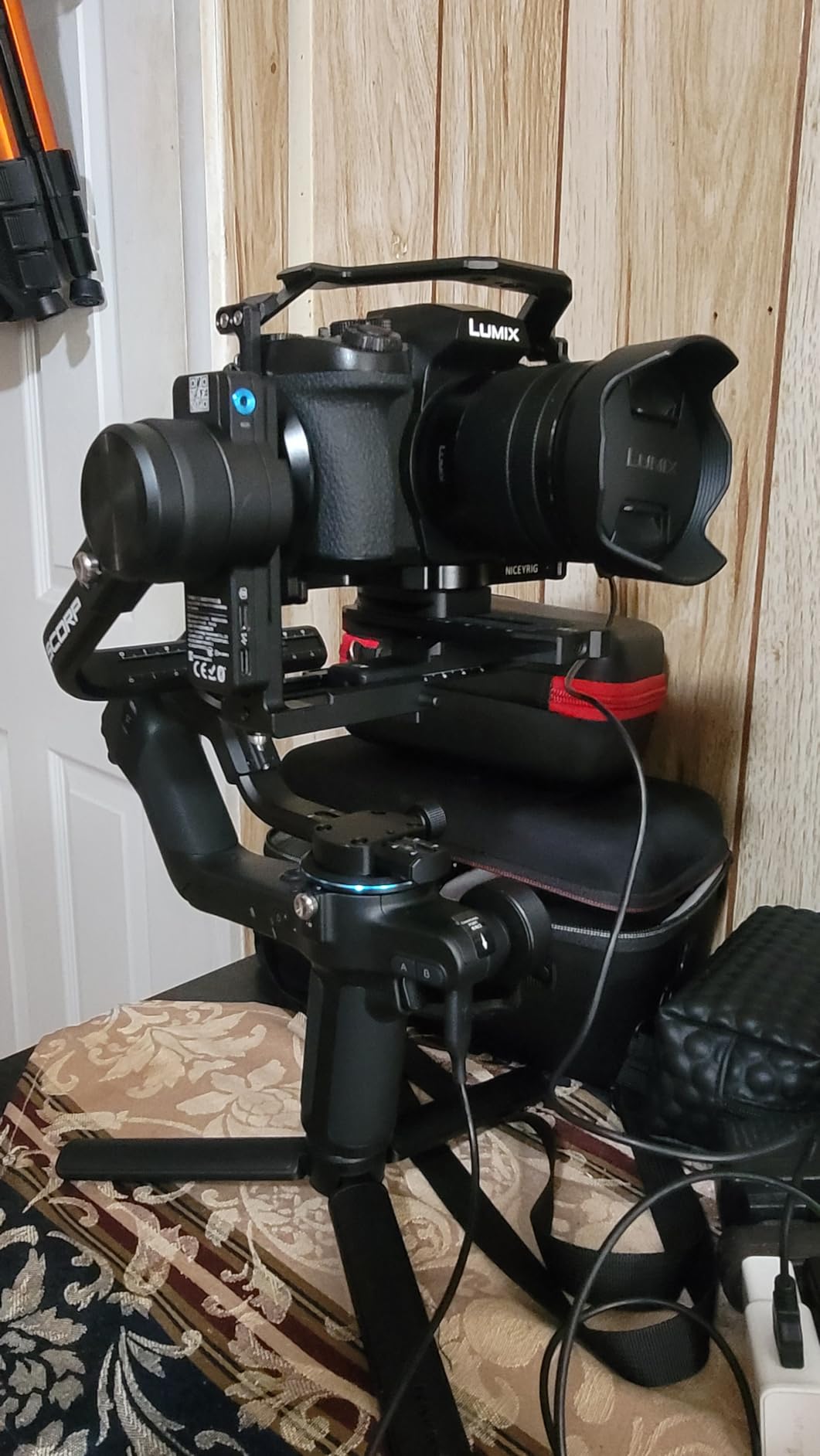 FeiyuTech SCORP 2 KIT Gimbal Stabilizer for DSLR and Mirrorless Camera,Built-in AI Tracking,3-Axis Gimbal for Sony/Canon/Nikon/Fujifilm, Max 5.51lbs,Touch Screen, Native Vertical Shooting with Case - Customer Photo 1