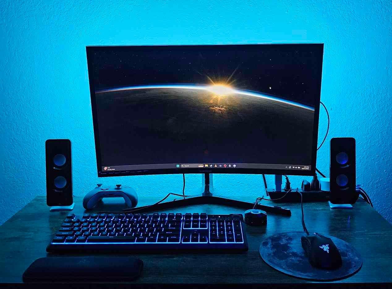 Corsair K55 CORE RGB Membrane Wired Gaming Keyboard – Quiet, Responsive Switches – Spill Resistance – Ten-Zone RGB – Media Keys – iCUE Compatible – QWERTY NA – PC, Mac – Black - Customer Photo 2