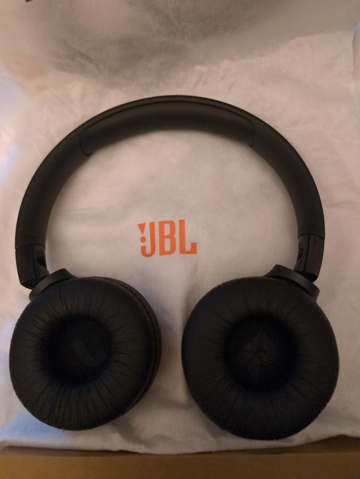 JBL Tune 520BT Wireless On-Ear Headphones - Customer Photo 4