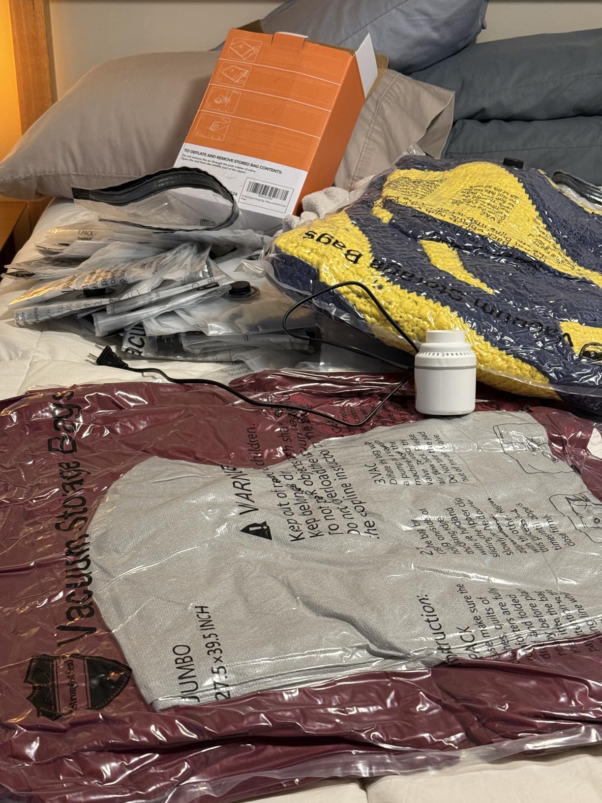 24 Pack Vacuum Storage Bags with Electric Pump, (5 Jumbo, 5 Large, 5 Medium, 5 Small, 4 Roll Up Bags) Space Saver Bag for Clothes, Mattress, Blanket, Duvets, Pillows, Comforters,Travel - Customer Photo 1