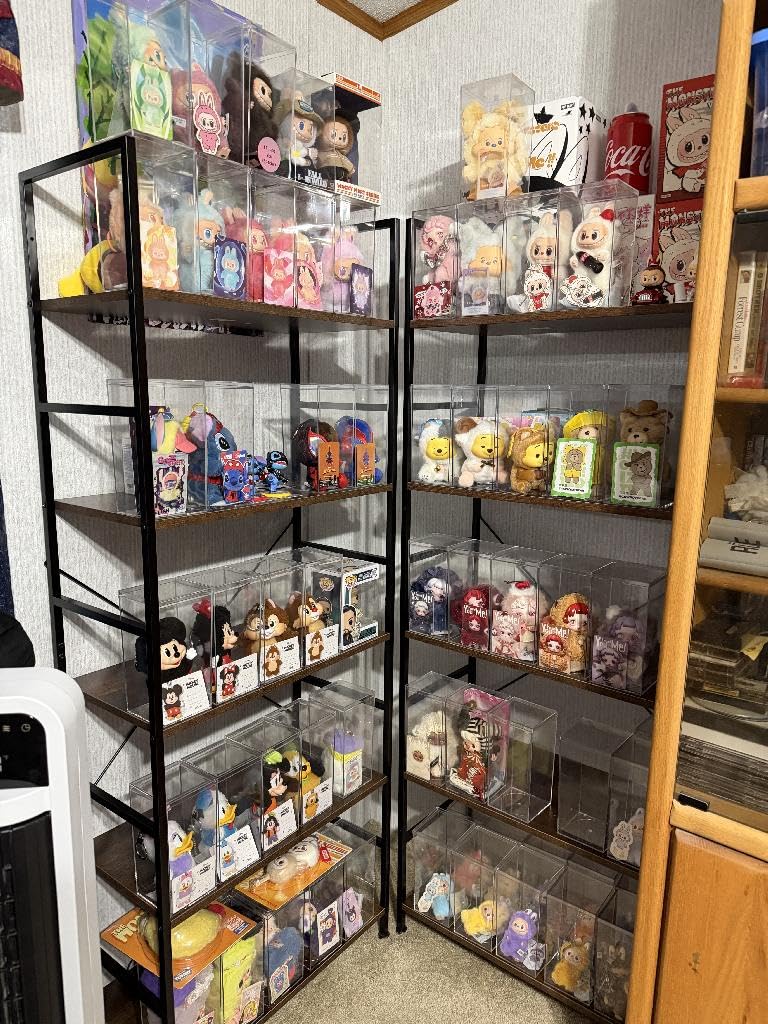 DUMOS 5 Tiers Bookshelf, Classical Modern Book Shelf, Tall Display Shelves in Living Room/Home/Office, Storage Organizer for CDs/Books/Movies, Rustic Brown - Customer Photo 1