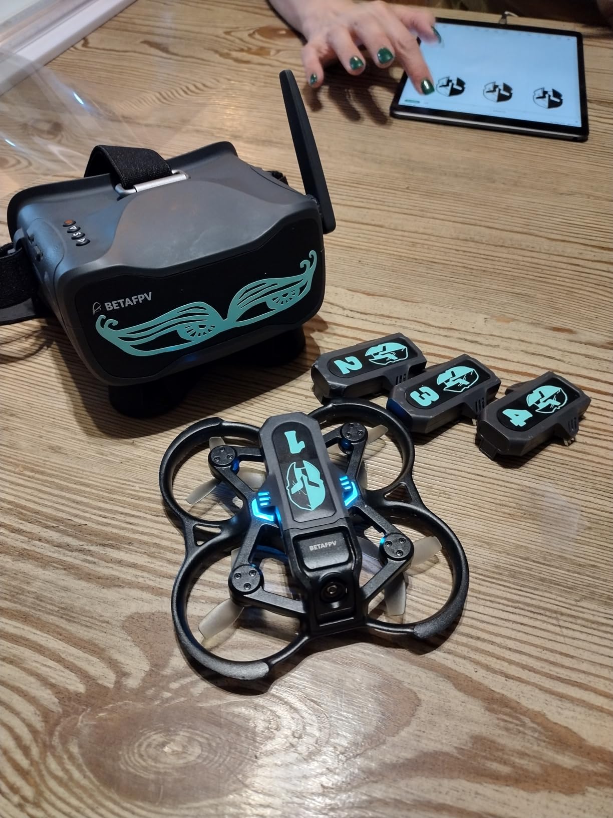 BETAFPV Aquila16 FPV Kit with LiteRadio 2 SE Transmitter for Simulator, VR03 Goggles with DVR Recording Function, 3 Flight Modes, Supported 1S RTF Kit for FPV Beginner to Fly Indoor & Outdoor ELRS V3 - Customer Photo 2