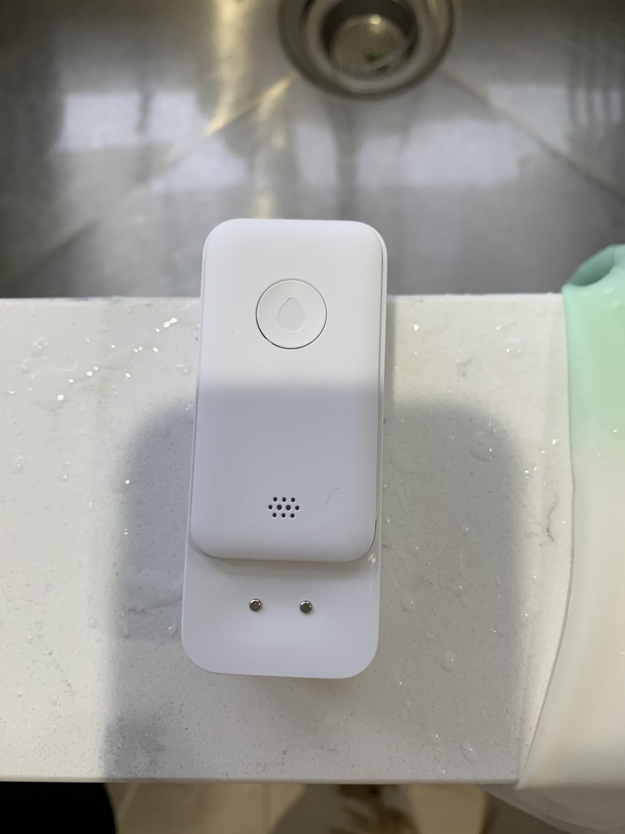 SwitchBot WiFi Water Sensor, Smart Water Leak Detector, 100dB Adjustable Alerts & App Alerts, IP67 Waterproof, Wireless Detector for Kitchen, Bathroom, Basement, No Hub Required (Support 2.4G) - Customer Photo 2