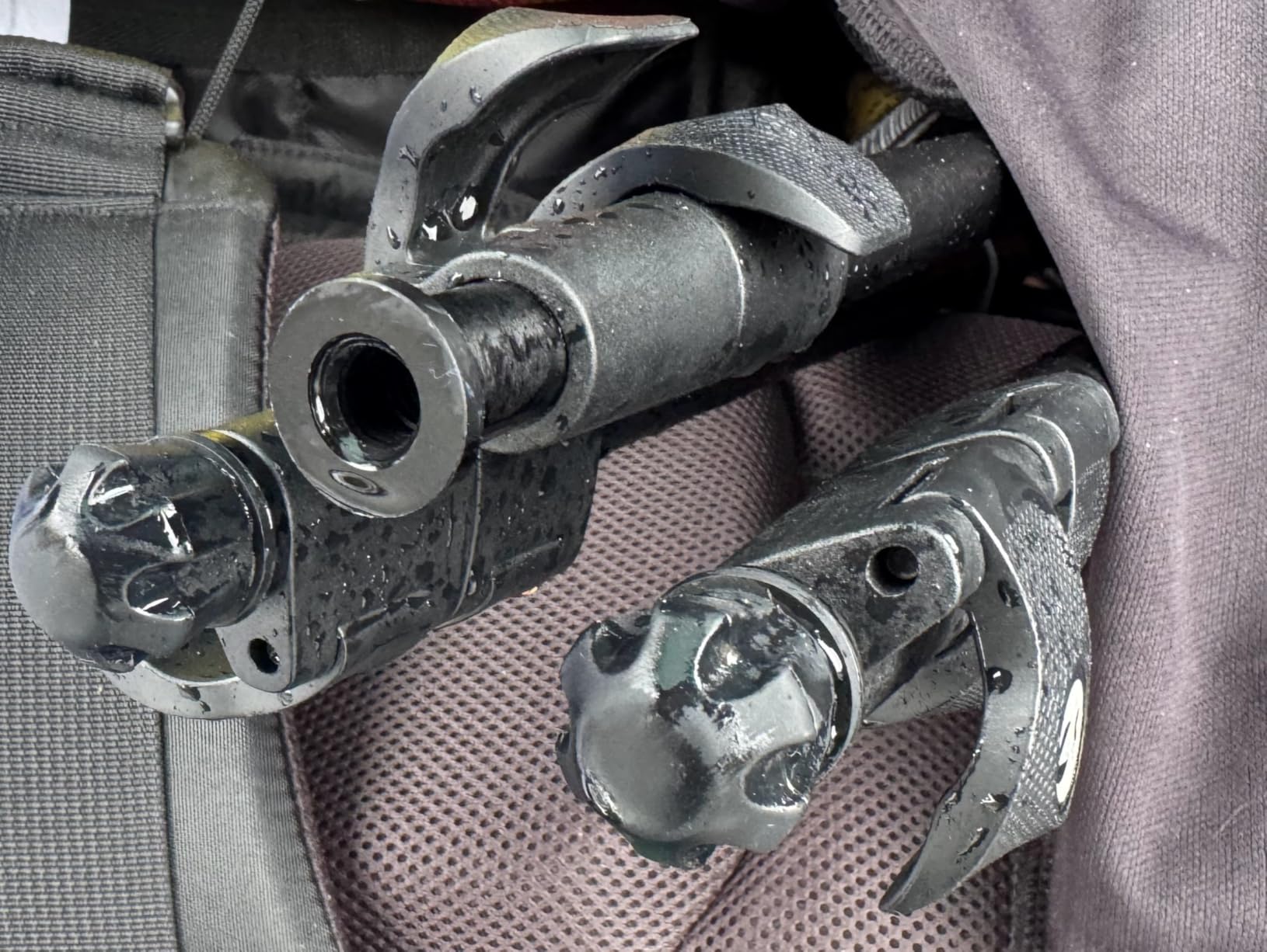 3 Legged Thing Patti 2.0 Flip Lock Tripod with AirHed Mini - Darkness Matte Black (PATTIDARK2.0) - Customer Photo 1