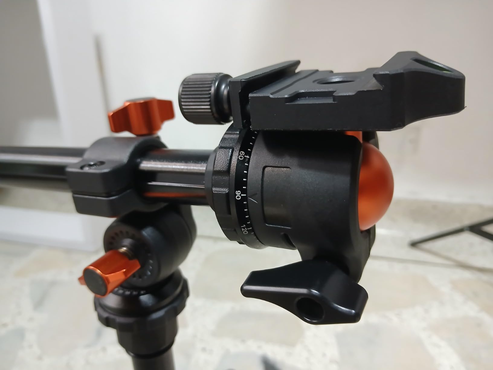 K&F Concept 76 inch Camera Tripod with Rotatable Multi-Angle Center Column,Lightweight Travel Outdoor DSLR Tripods with 360 Degree Ball Head Load Capacity 8kg/17.6lbs, Cellphone Clips for Smartphone customer photo 2